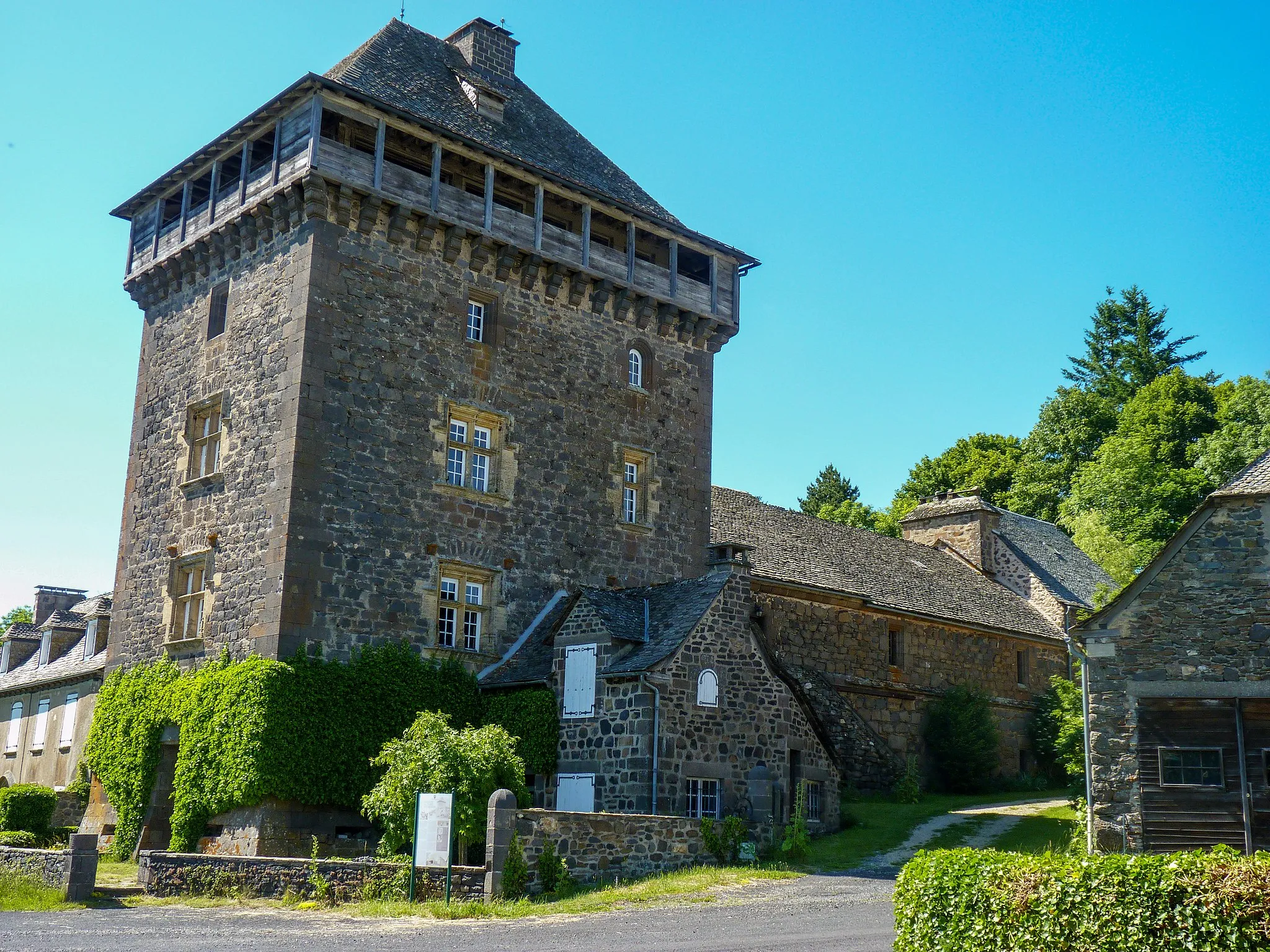 Photo showing: Tour de Bonnefon