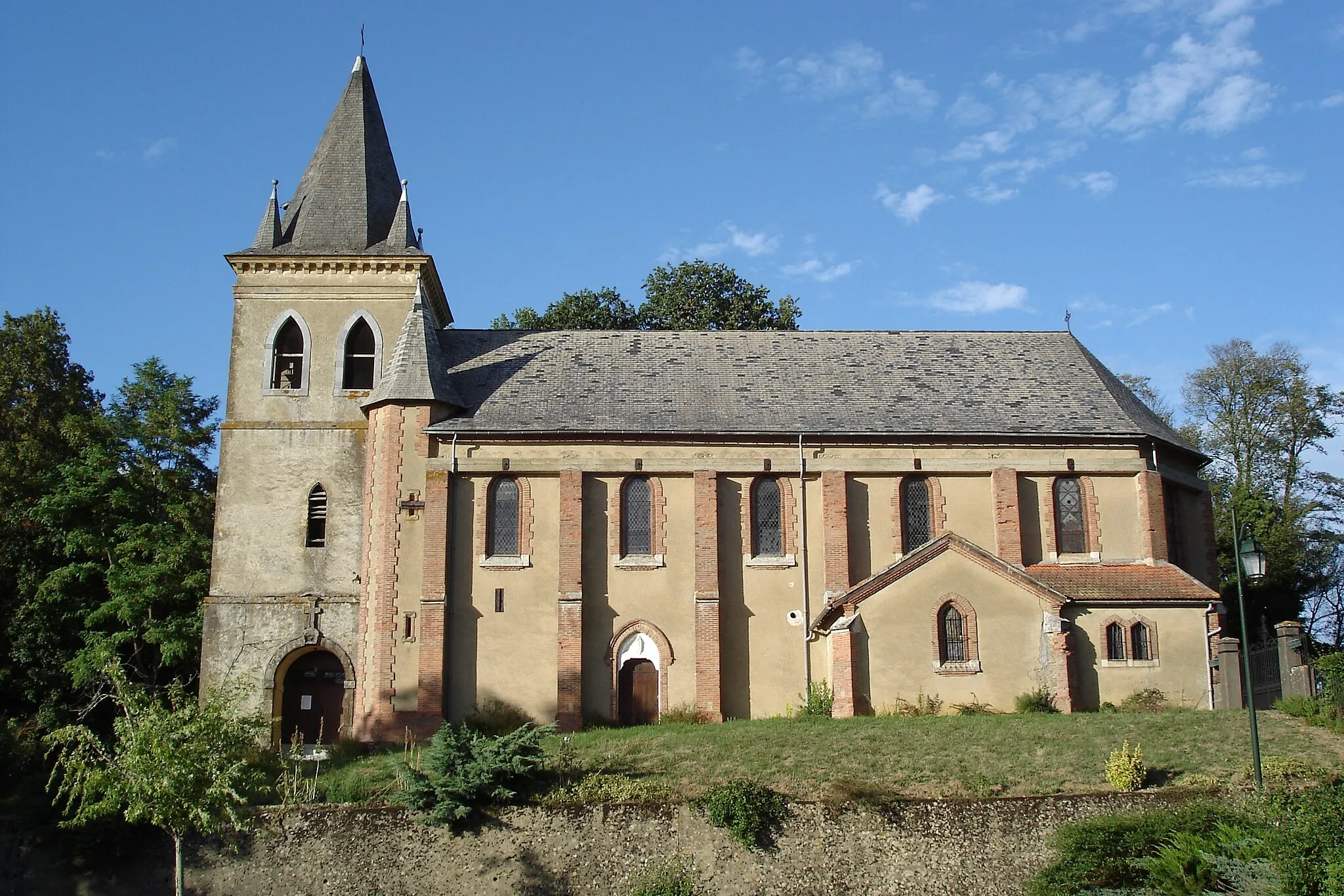 Photo showing: Eglise de Sombrun. Sombrun. Hautes-Pyrénées . France.