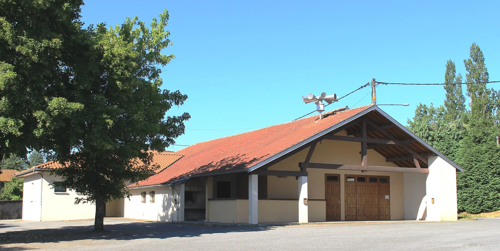 Photo showing: Salle des fêtes de Campistrous (Hautes-Pyrénées)