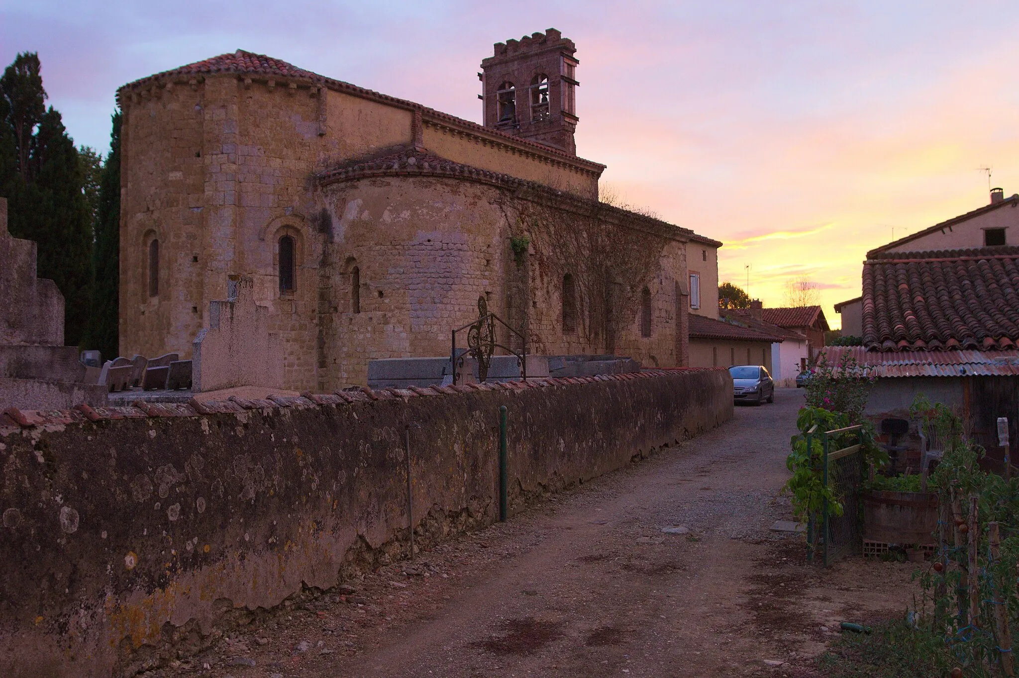 Photo showing: Église Saint-Martin de Villeneuve-du-Latou