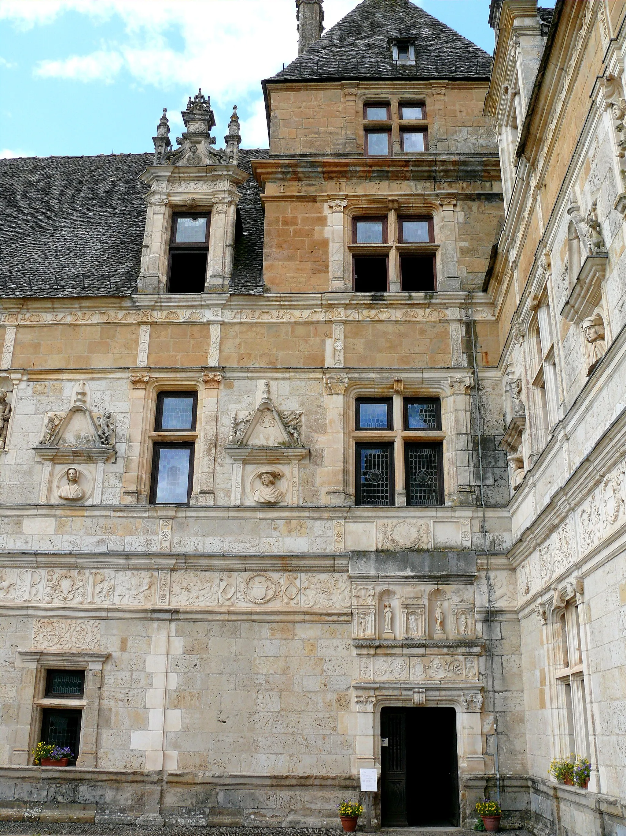 Photo showing: Château de Montal