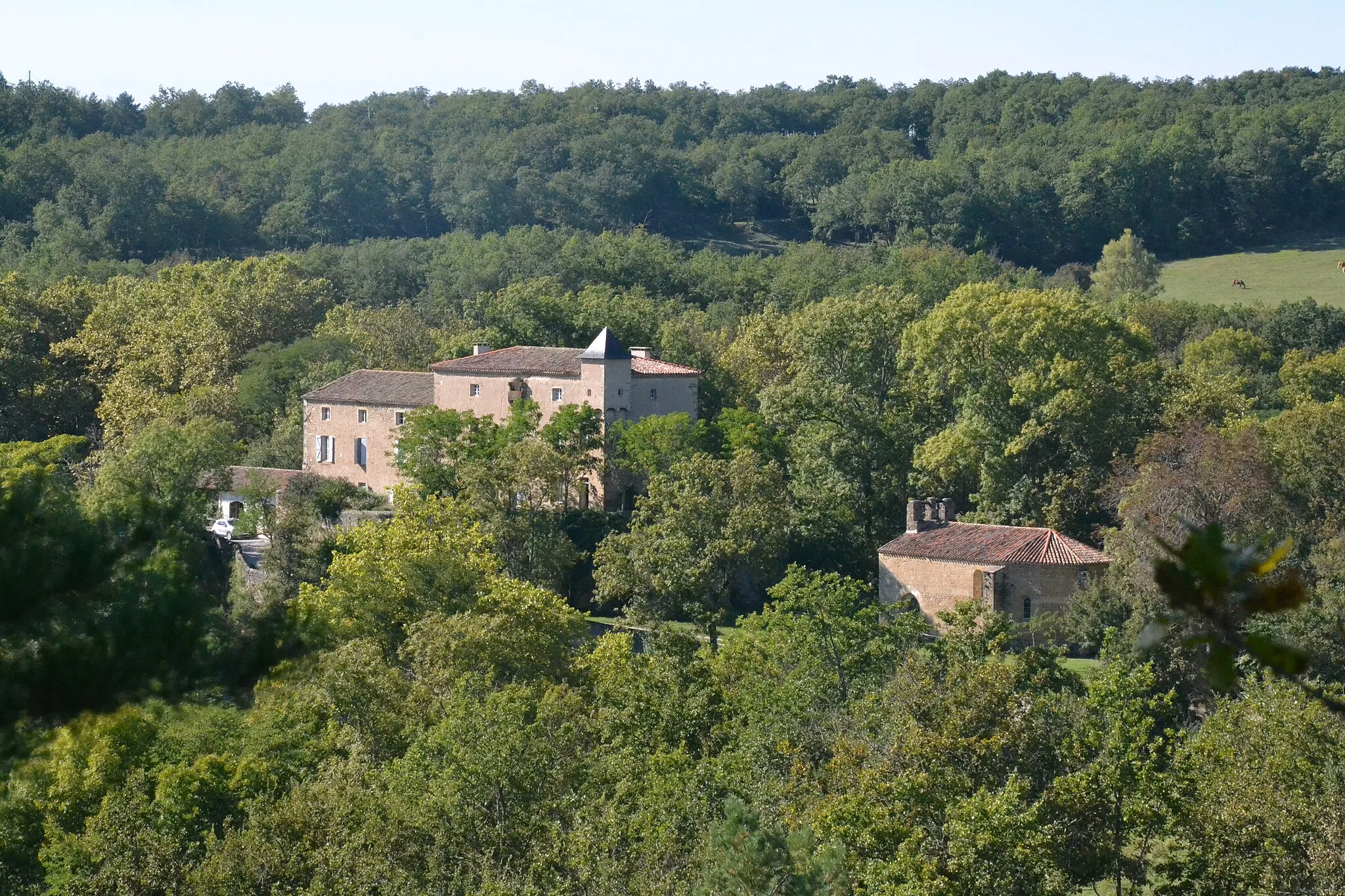 Photo showing: This building is indexed in the base Mérimée, a database of architectural heritage maintained by the French Ministry of Culture, under the reference PA00093914 .