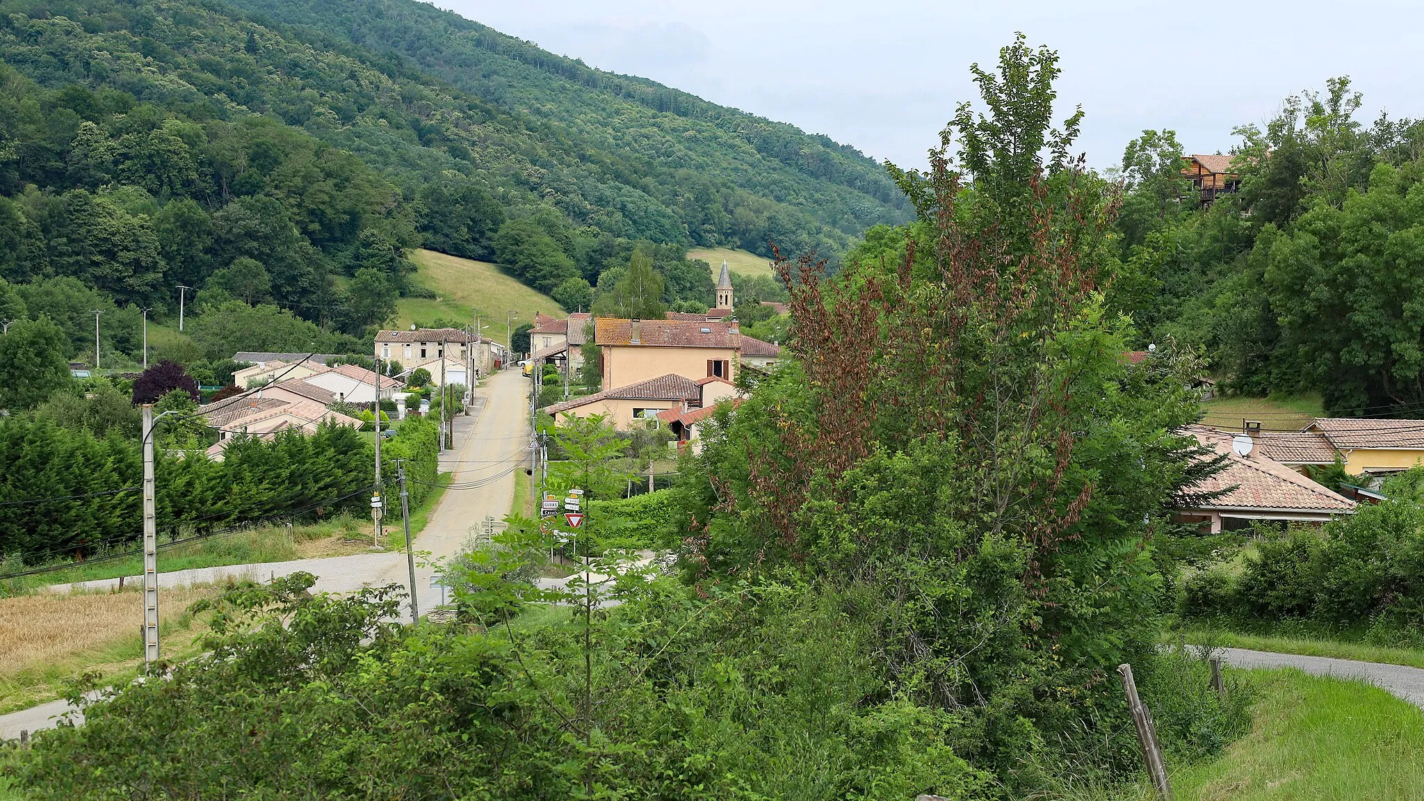 Photo showing: Le village de Gudas (09)