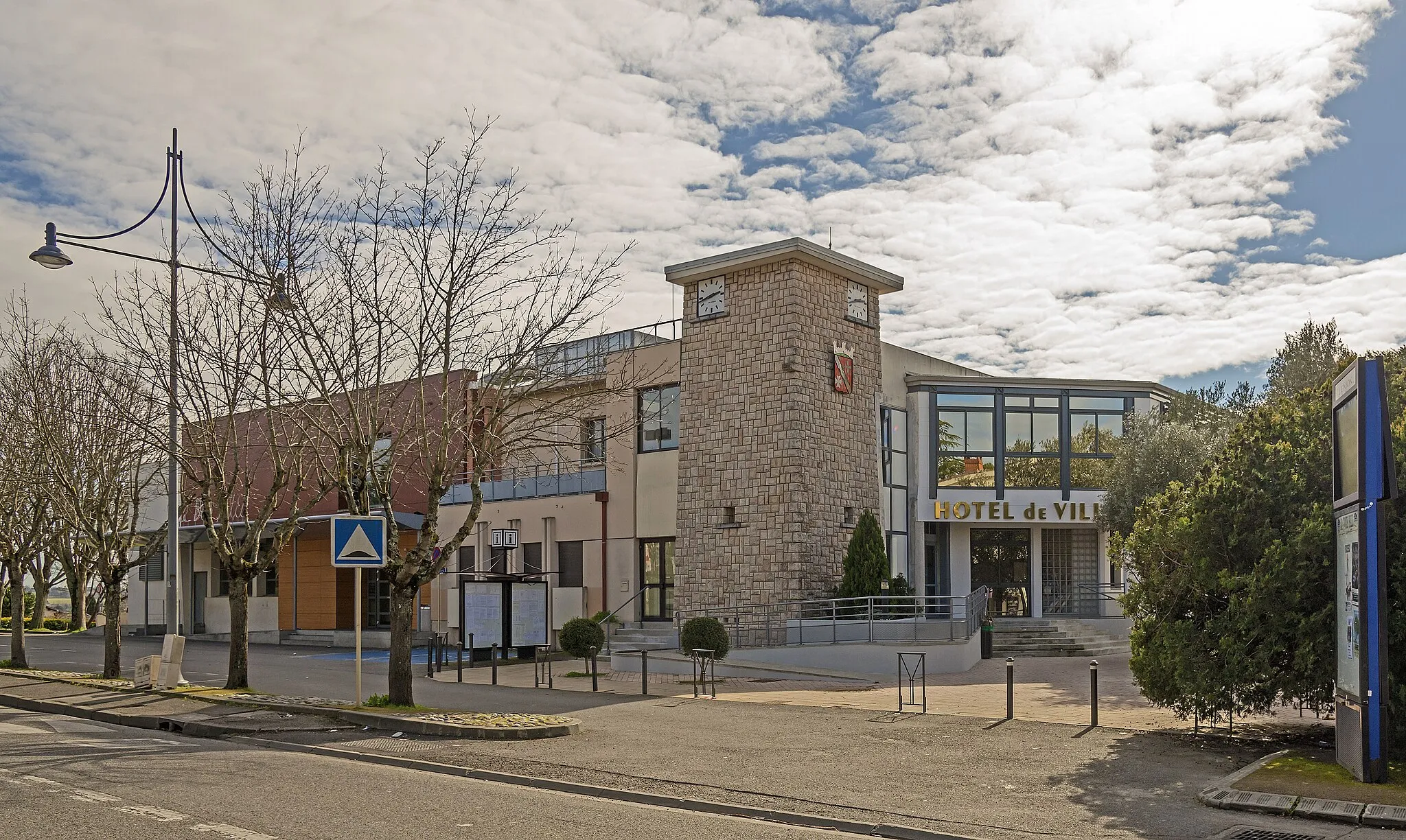 Photo showing: L’Union. Town hall.