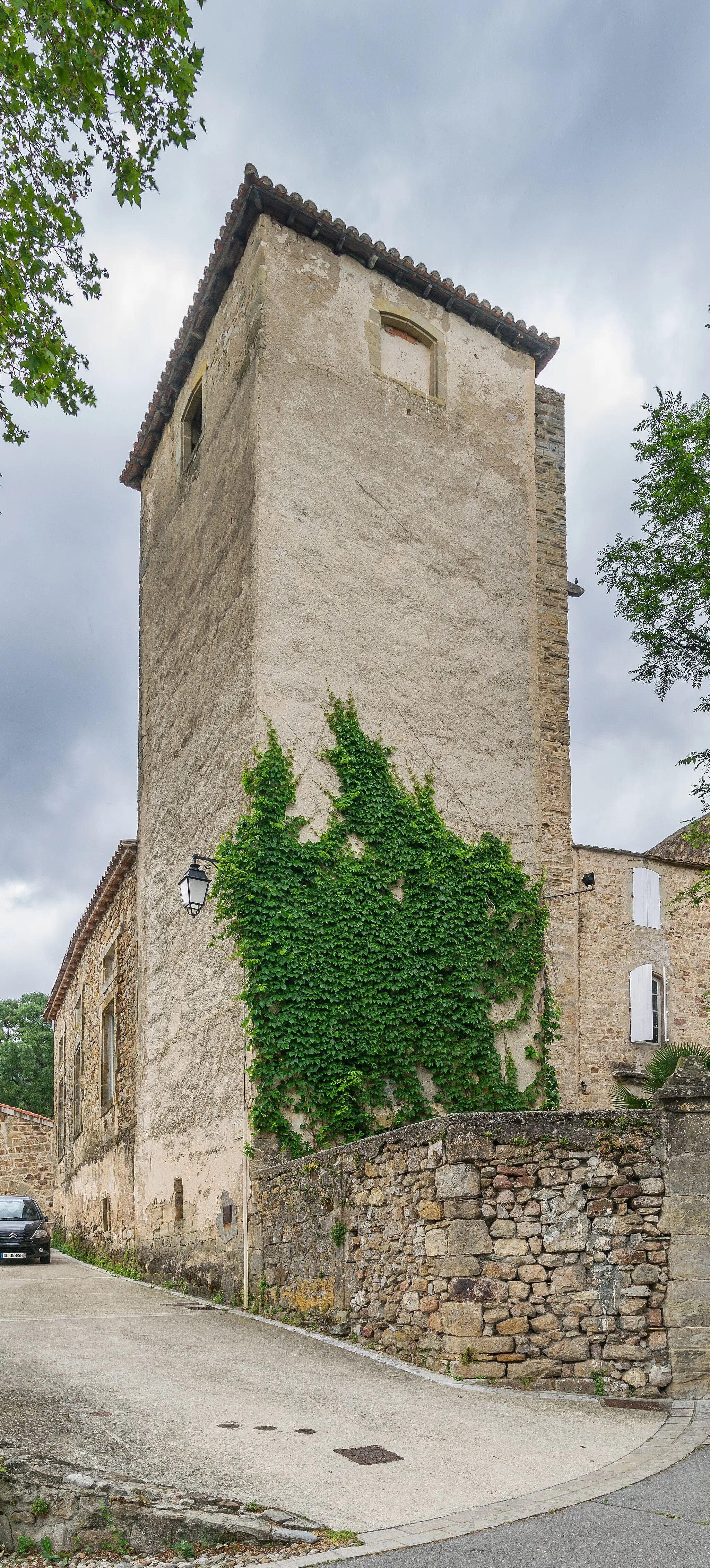 Photo showing: This building is inscrit au titre des monuments historiques de la France. It is indexed in the base Mérimée, a database of architectural heritage maintained by the French Ministry of Culture, under the reference PA00103453 .