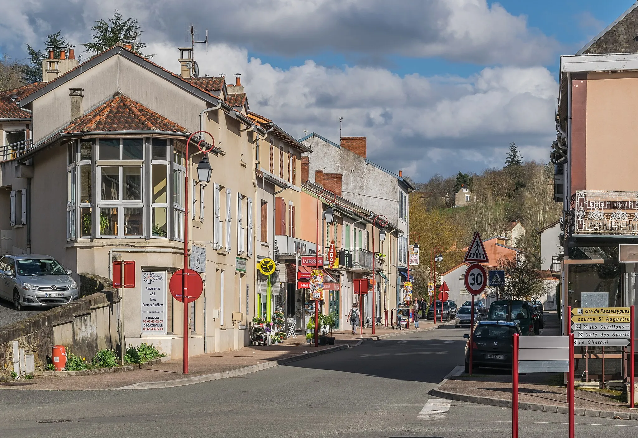 Photo showing: Avenue Jean Jaurès in Cransac, Aveyron, France