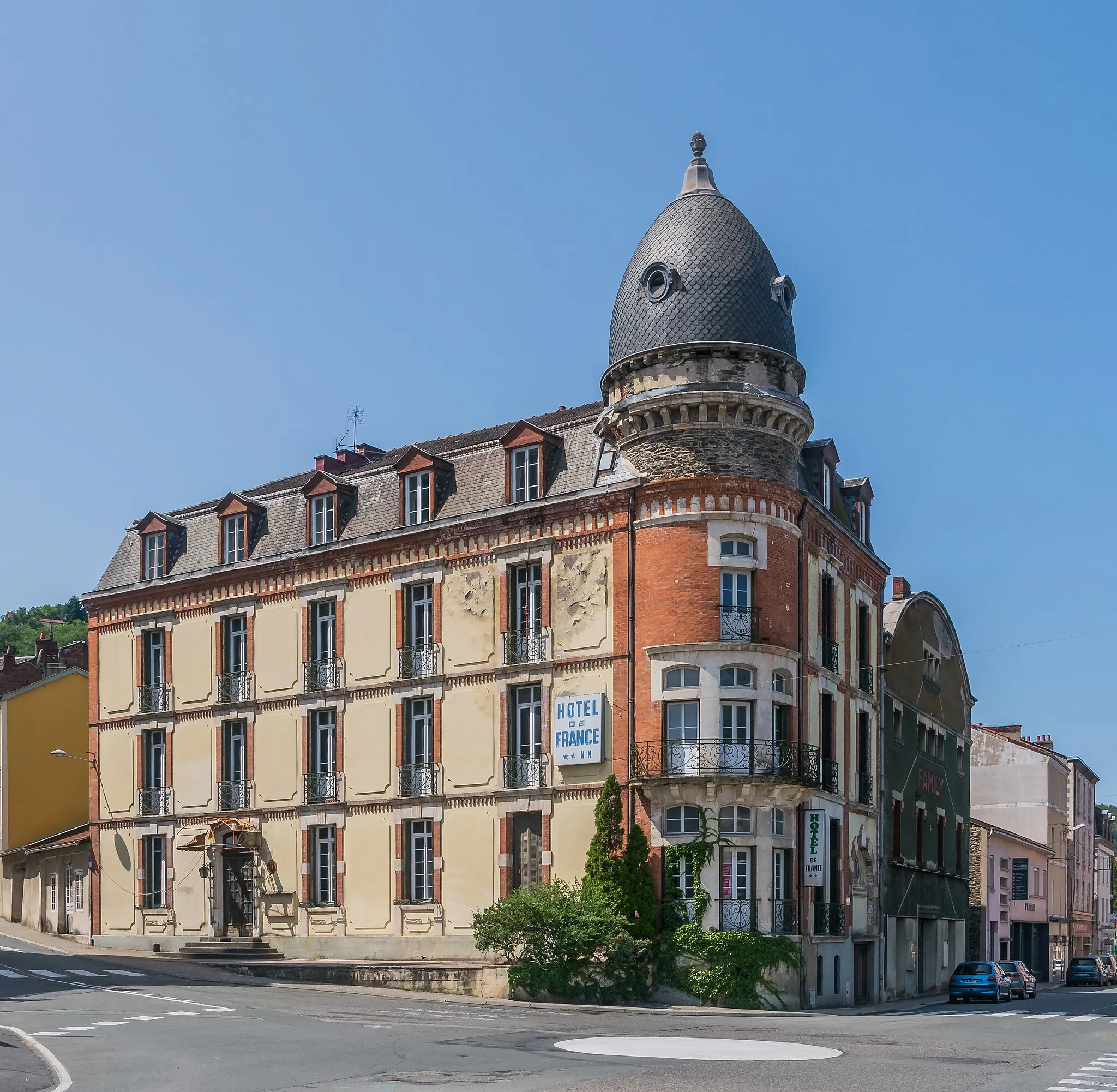 Photo showing: Hôtel de France in Decazeville, Aveyron, France