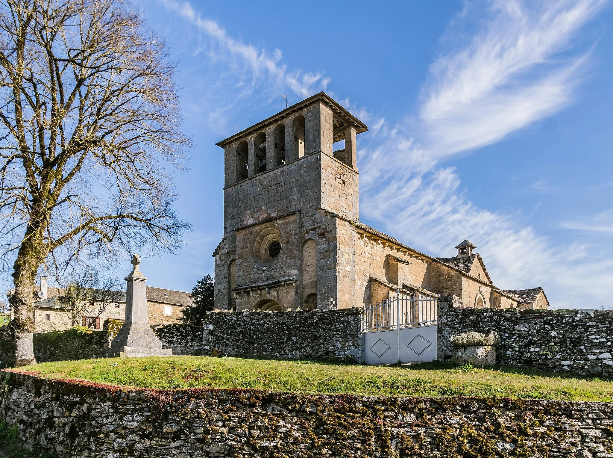 Photo showing: This building is indexed in the base Mérimée, a database of architectural heritage maintained by the French Ministry of Culture, under the reference PA00094183 .