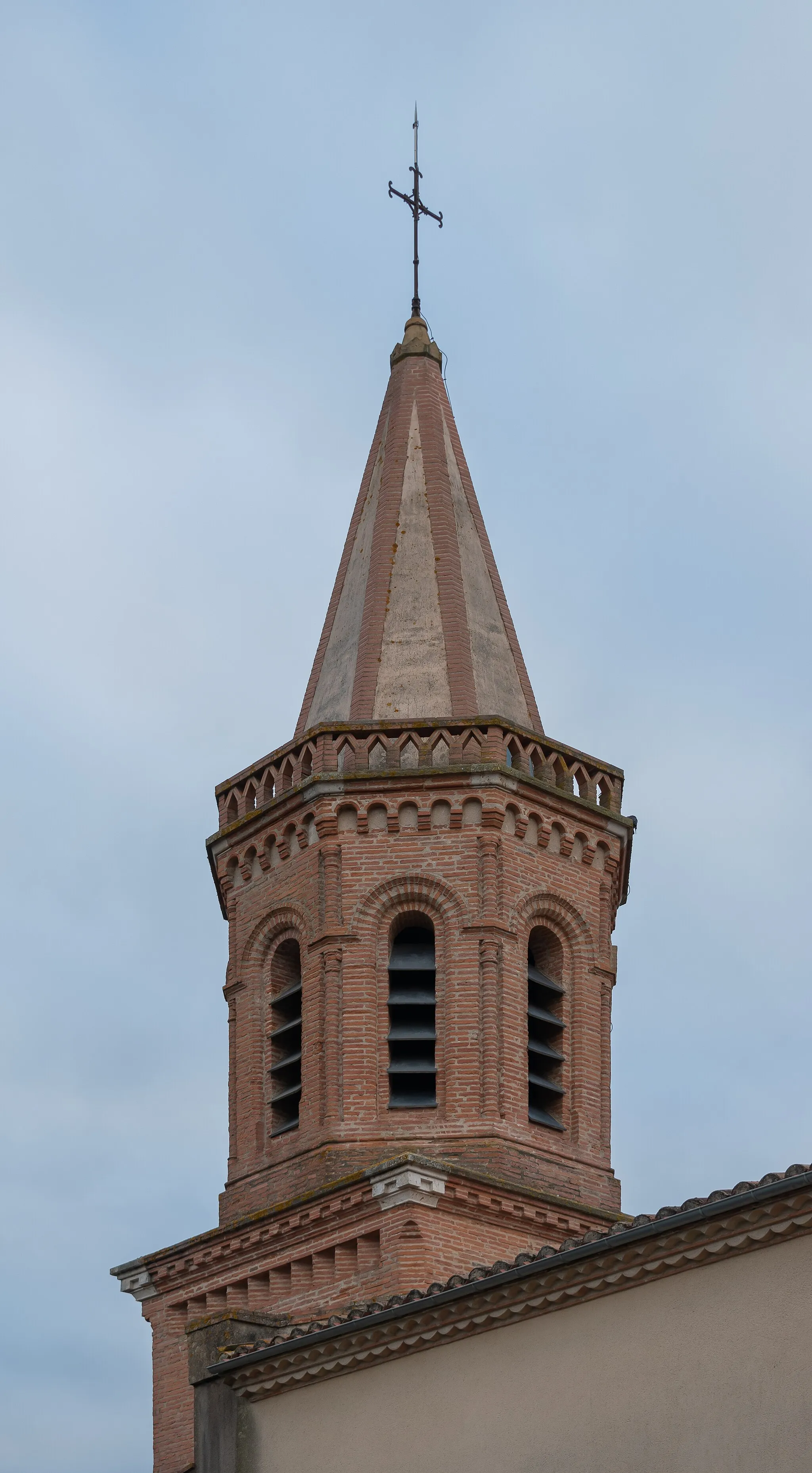 Photo showing: Bell tower of the Saints Abdon and Sennen church in Lahas, Gers, France