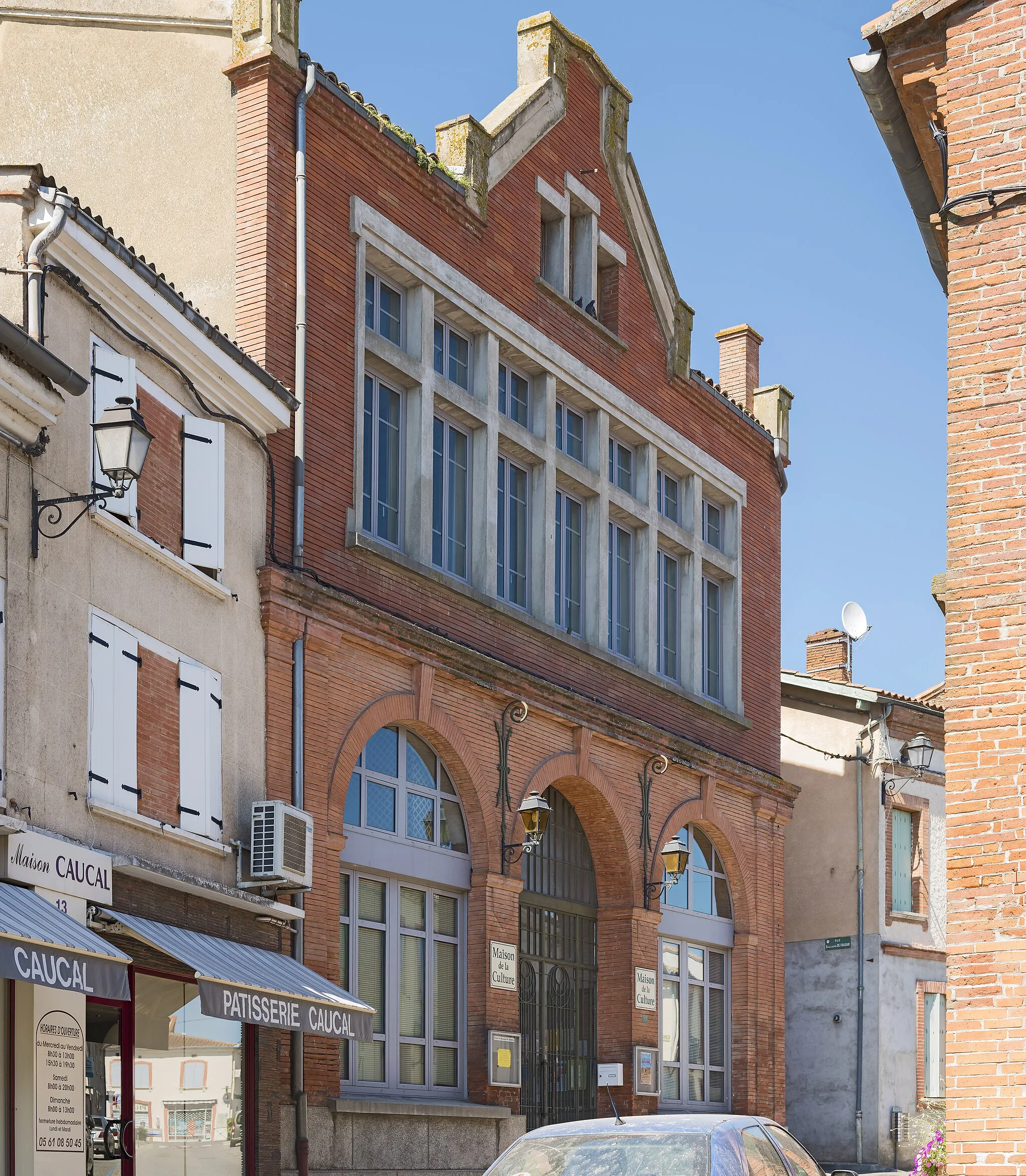 Photo showing: The old granary in 1831, now Palace of Culture.