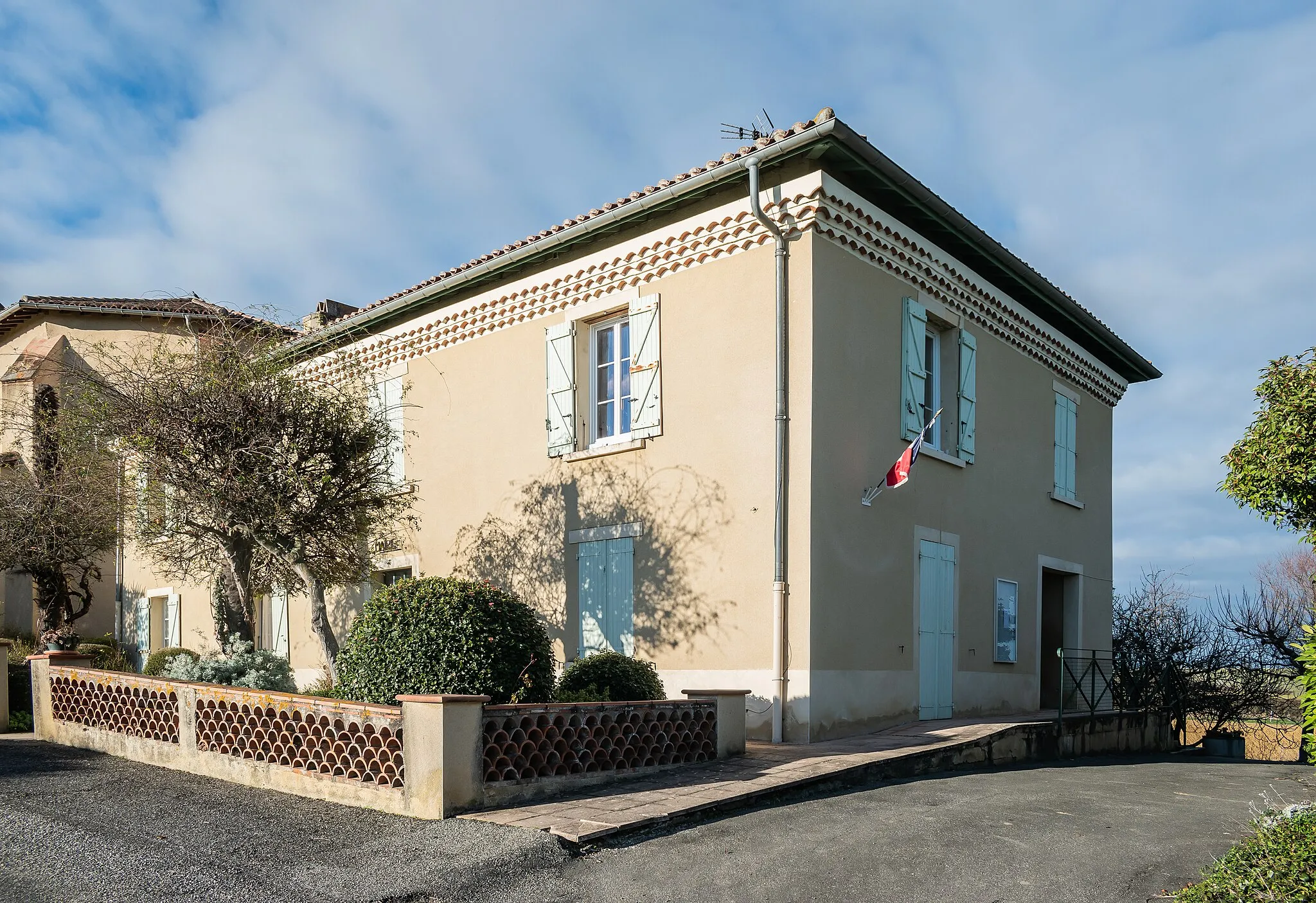 Photo showing: Town hall of Garravet, Gers, France