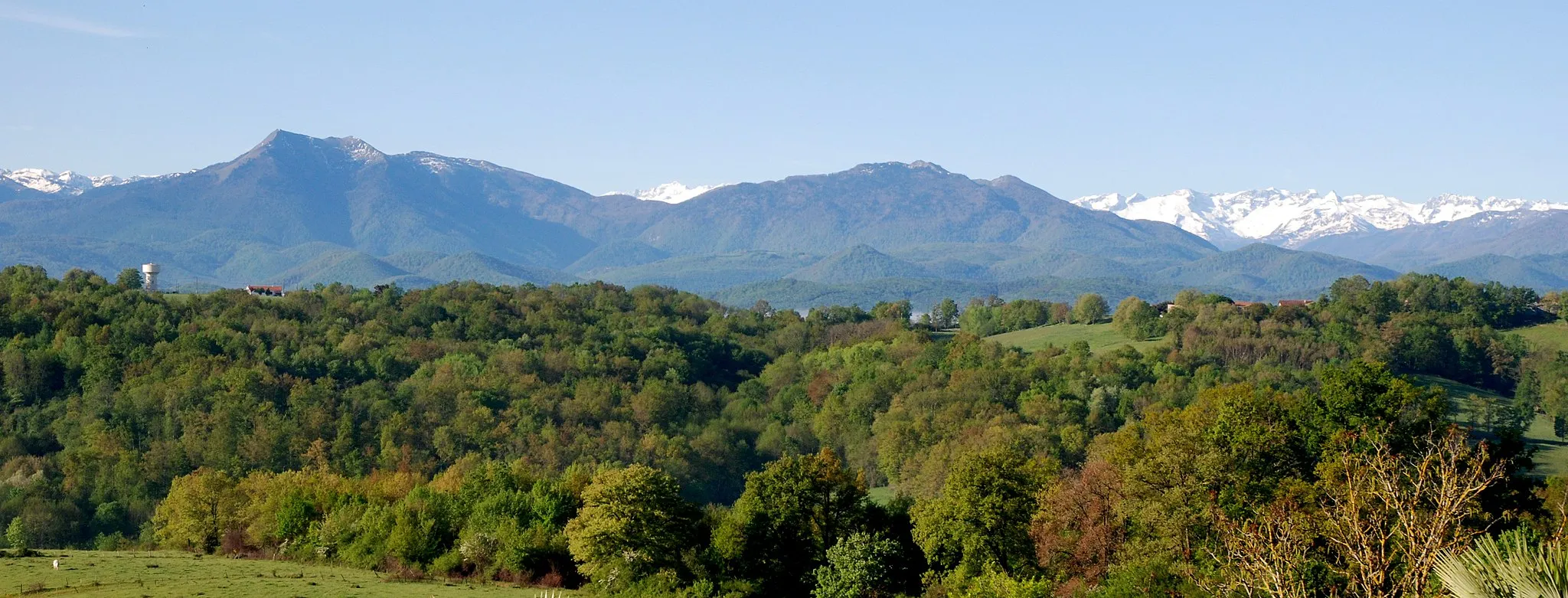 Photo showing: Les Pyrénées vues de Liéoux (Haute-Garonne, France).