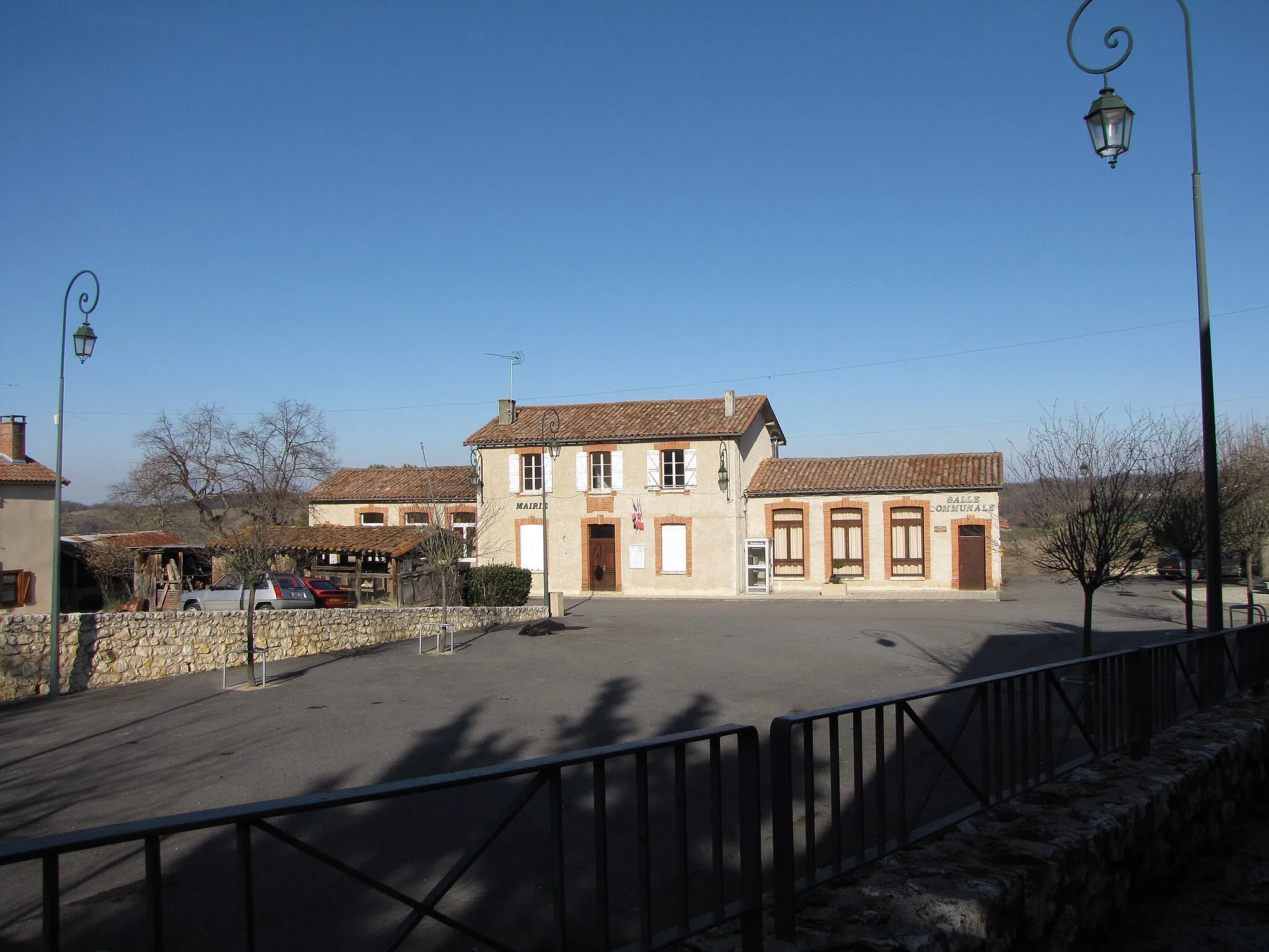 Photo showing: Mairie de Montberaud