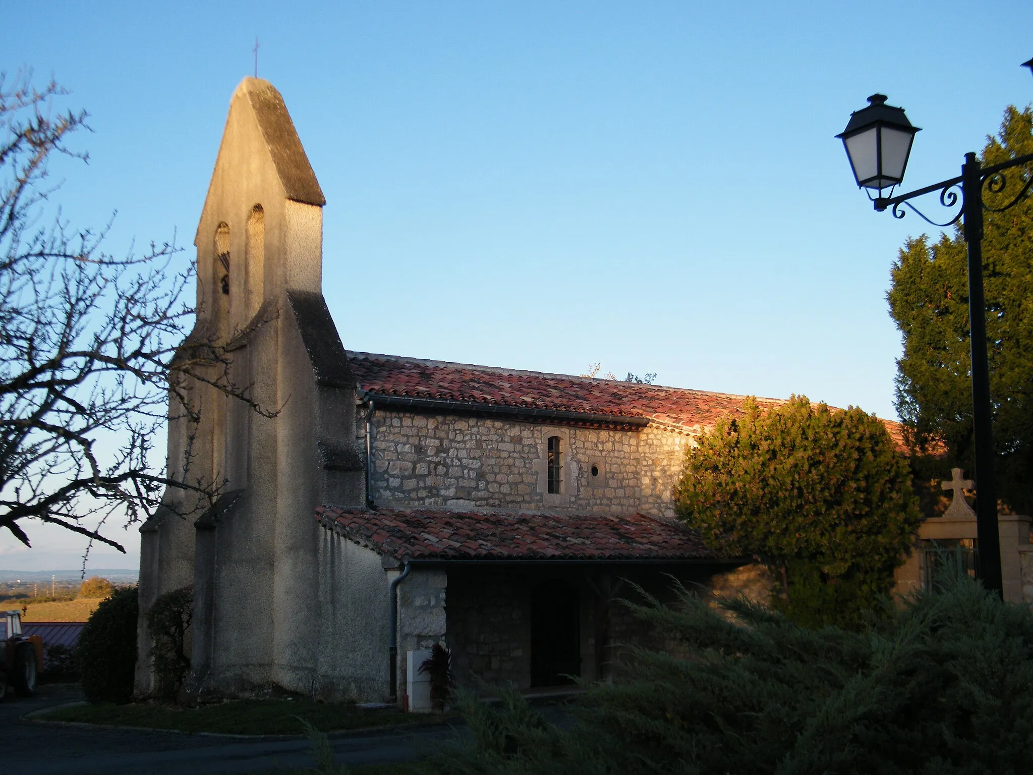 Photo showing: Photo de l'église de Ronel appelée Eglise Saint Martial
Le chœur gothique date de la fin du XVIIIe