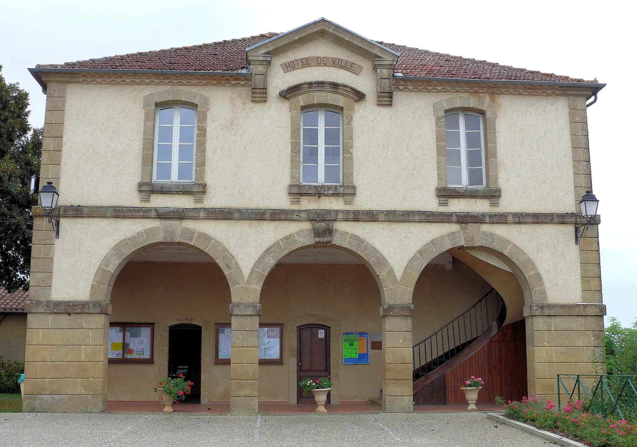 Photo showing: Peyrusse-Grande - Hôtel de ville