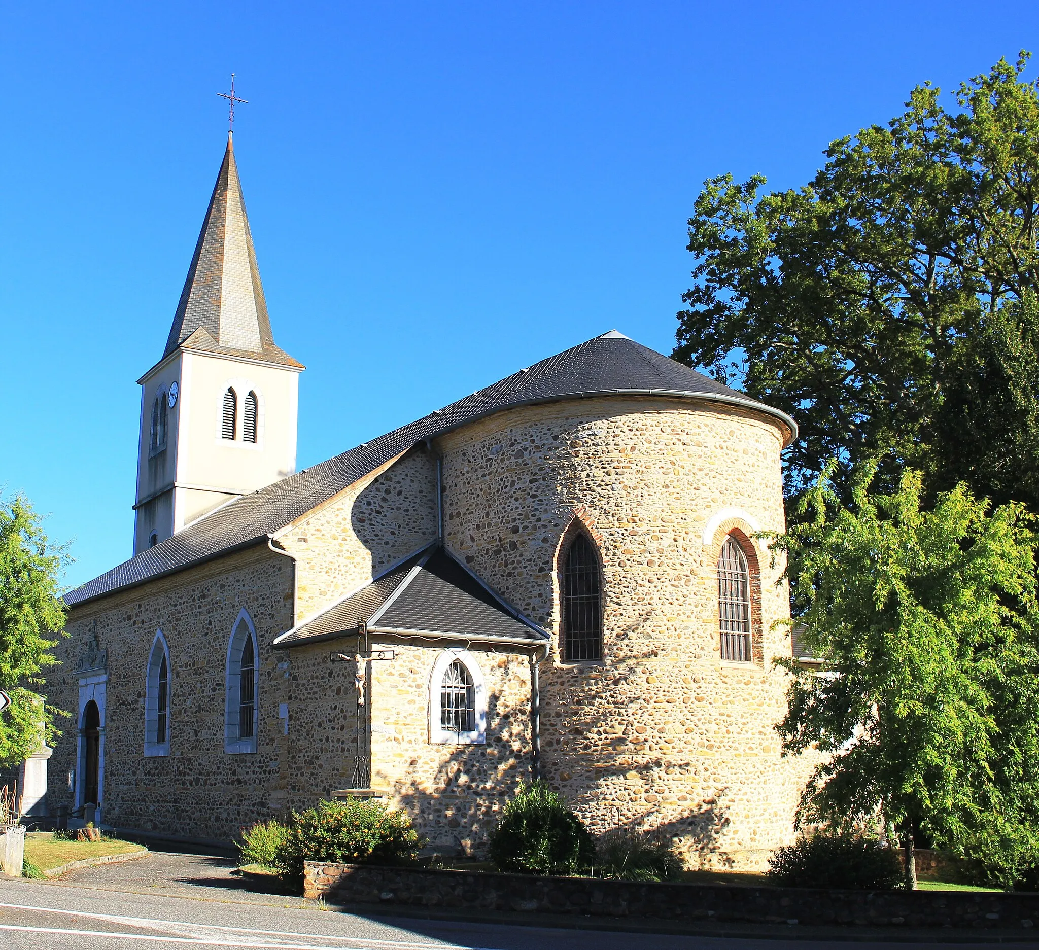 Photo showing: Église de la Nativité-de-la-Sainte-Vierge de Pinas (Hautes-Pyrénées)