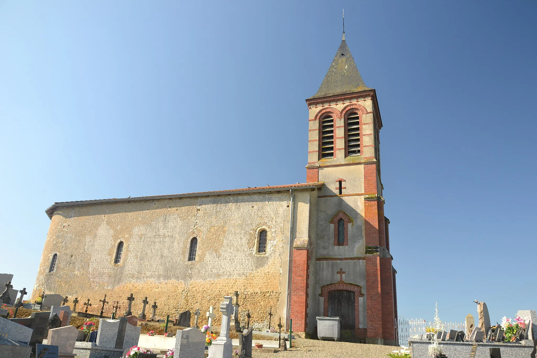 Photo showing: église de Saint-Lanne