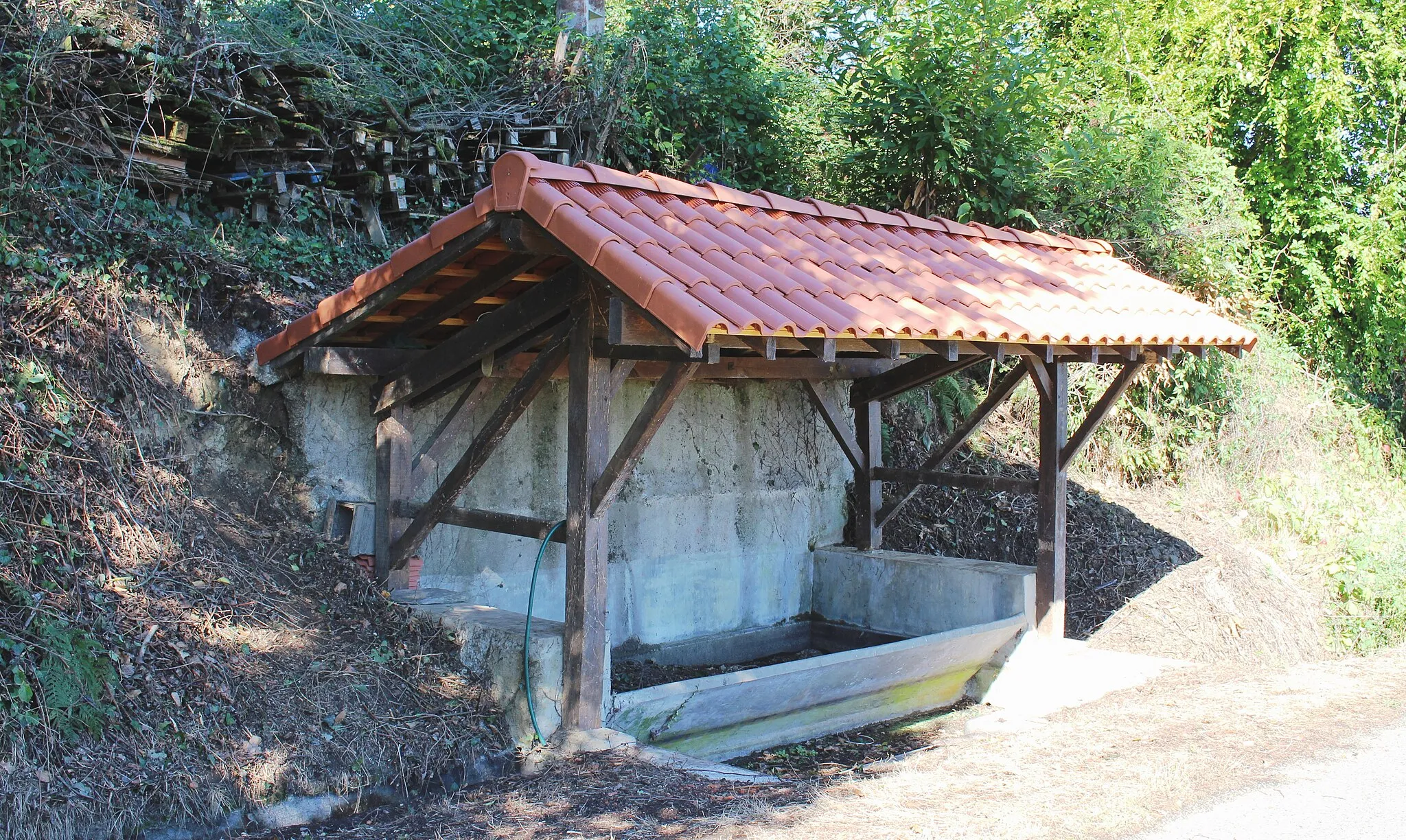 Photo showing: Lavoir de Buzon (Hautes-Pyrénées)