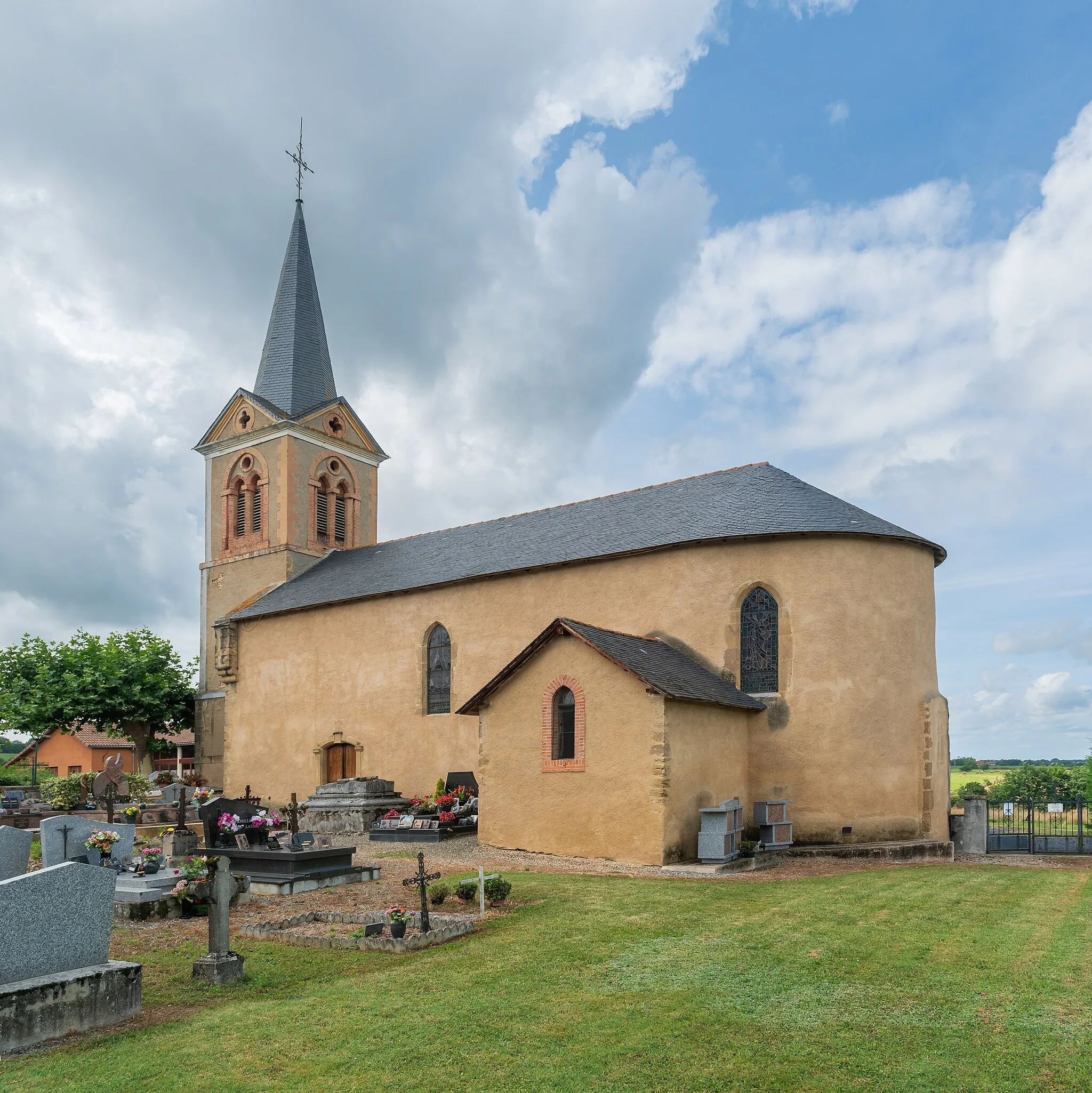 Photo showing: Saint Peter church in Estampures, Hautes-Pyrénées, France