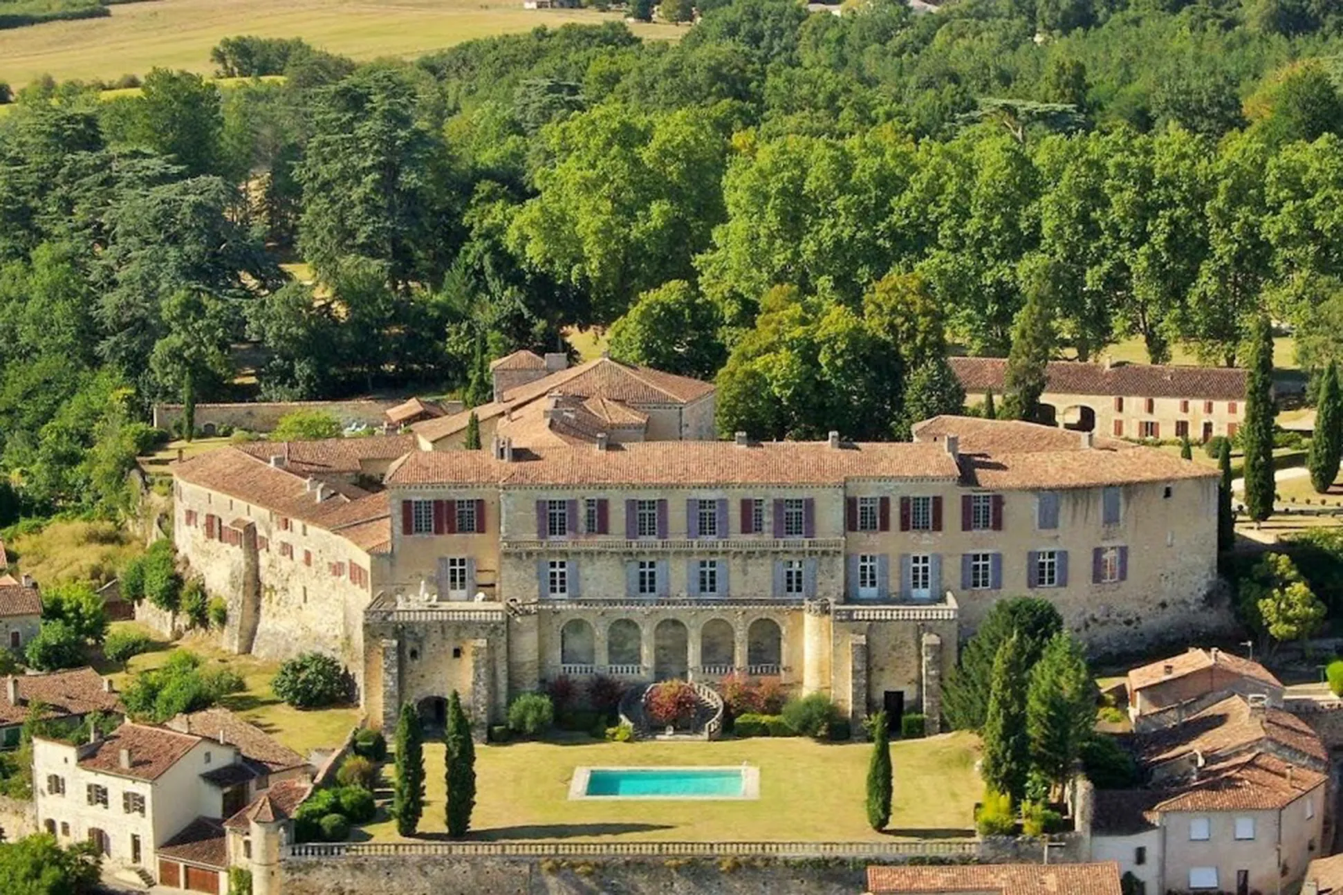 Photo showing: Vue aérienne du château de Poudenas