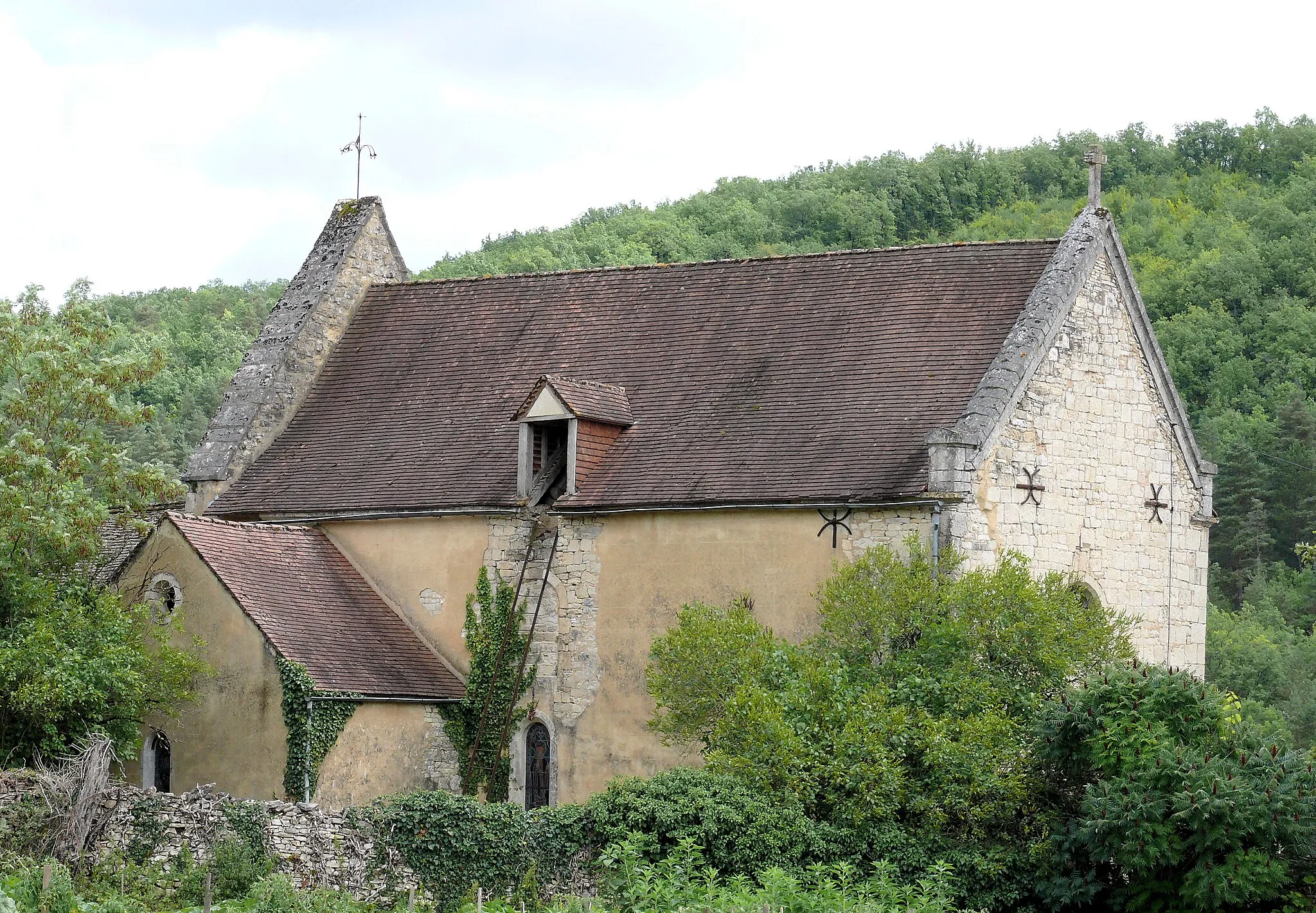 Photo showing: Bouzic - Eglise Saint-Barthélemy