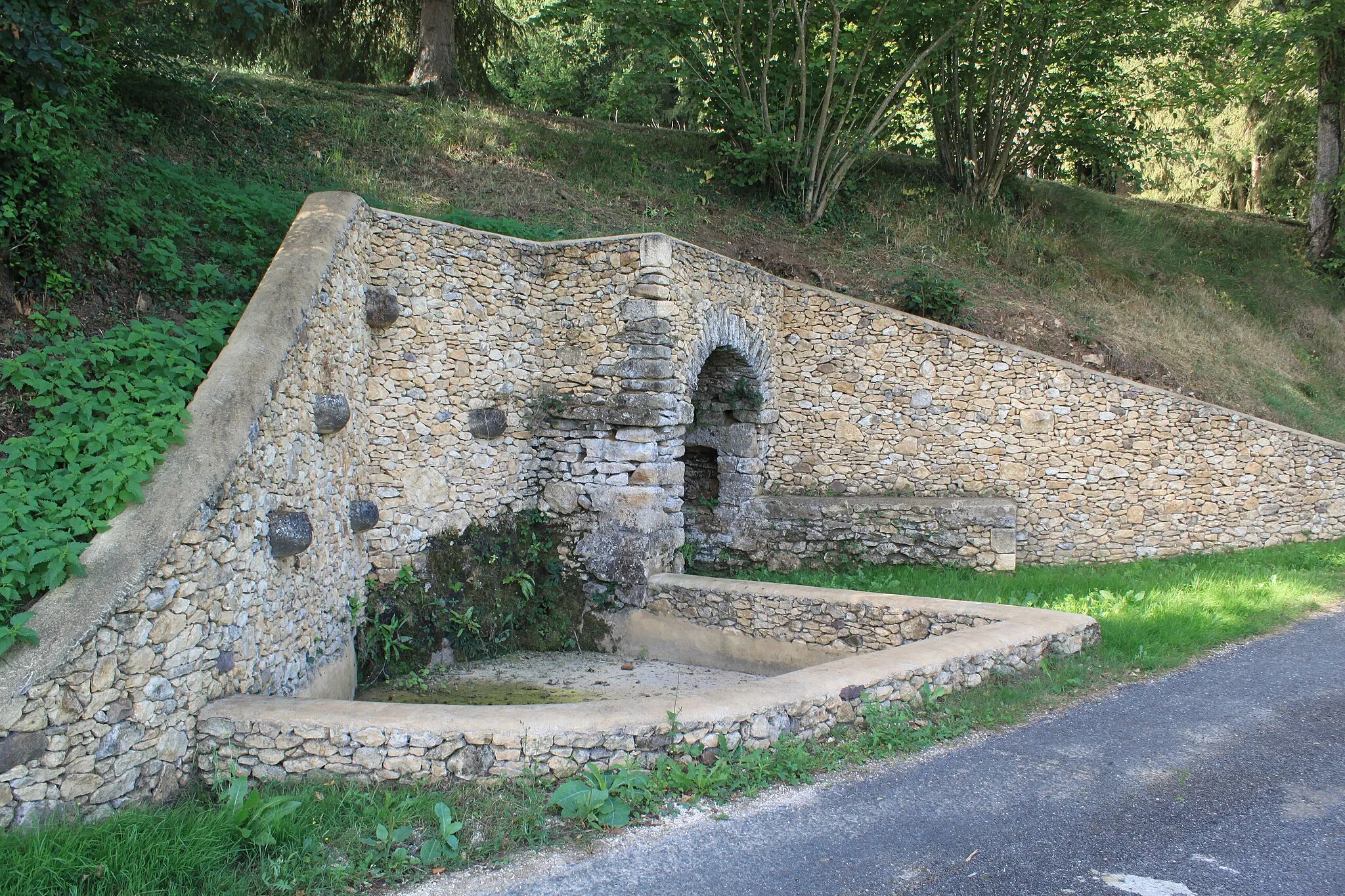 Photo showing: La Fontaine de Toumassou, à Marnac (Dordogne)