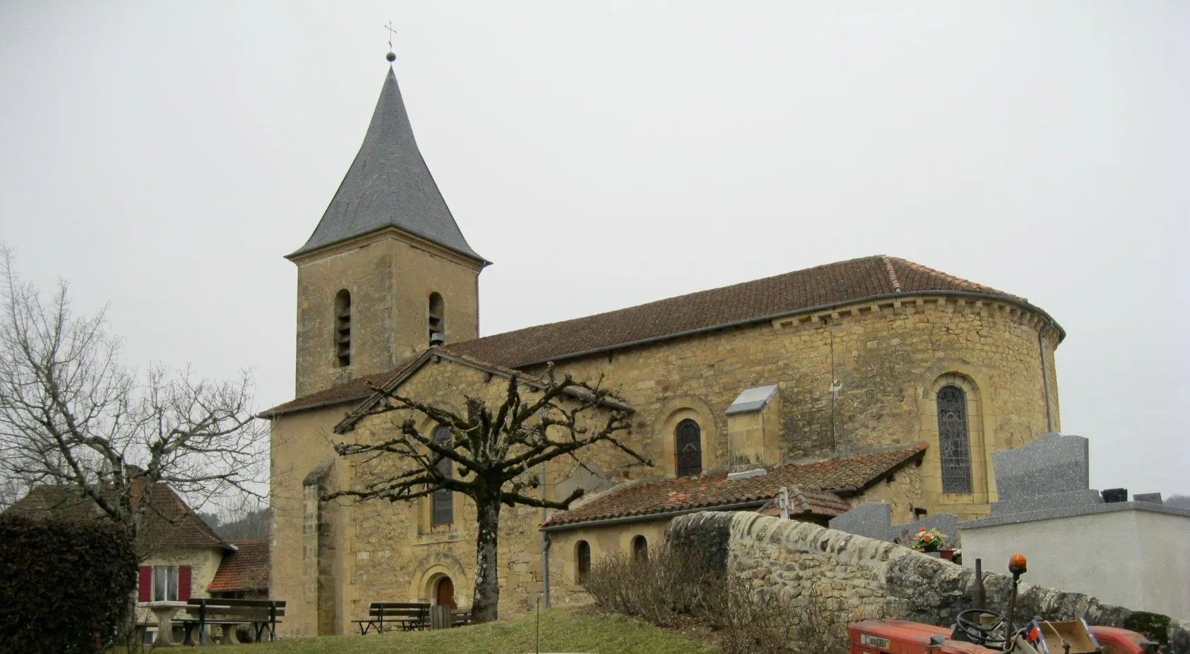 Photo showing: View of Terrou church, in Lot department in France
