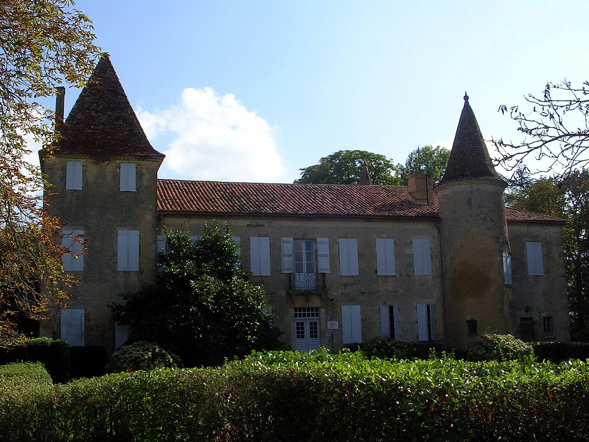 Photo showing: Château de Castelmore, à Lupiac, Gers. Photo prise par Jibi44. Ce château privé est le lieu de naissance du célèbre d'Artagnan, de son vrai nom Charles de Batz de Castelmore.