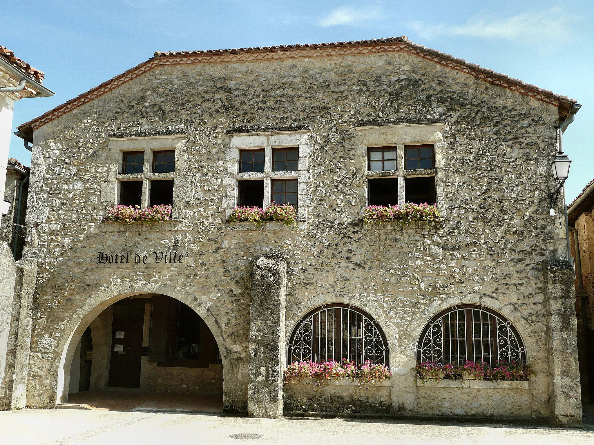 Photo showing: Town hall of Saint-Justin (Landes, France)