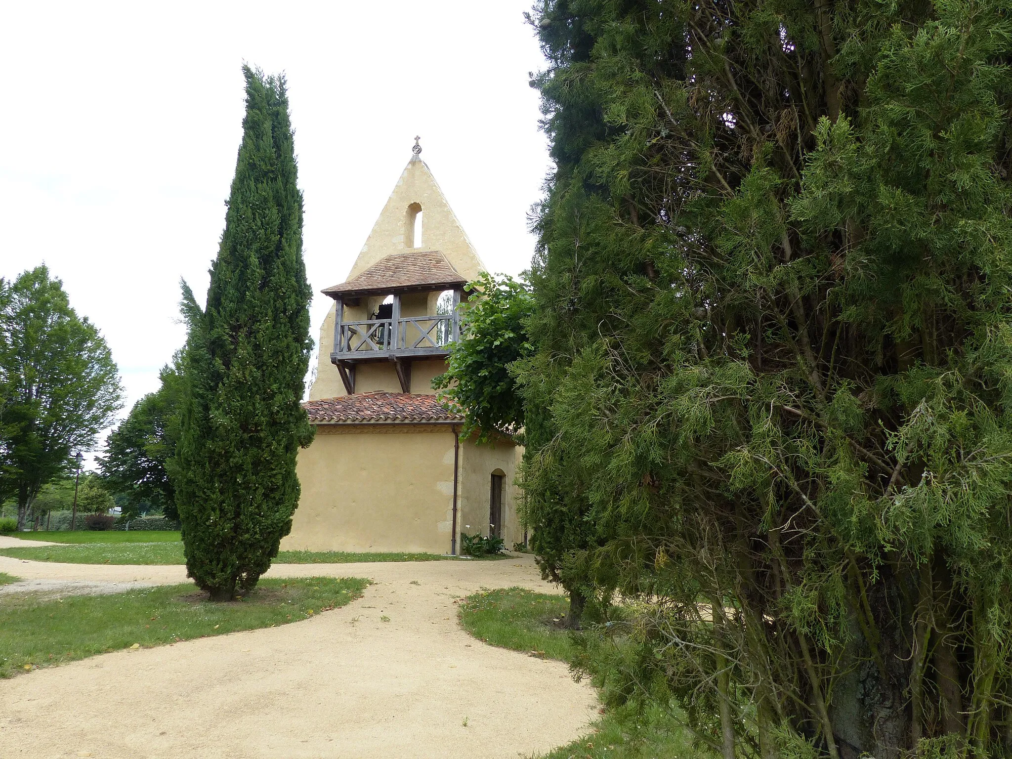 Photo showing: L'église de Saint-Julien (Landes, France)