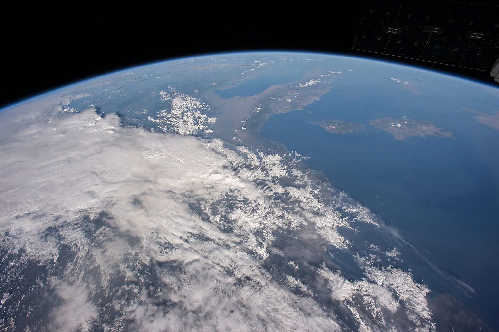 Photo showing: View of Earth taken during ISS Expedition 52.