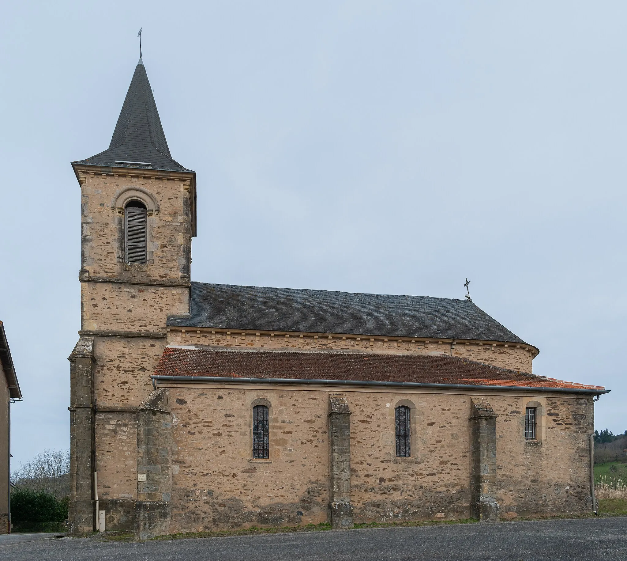 Photo showing: Saint Julian church in Frayssinhes, Lot, France