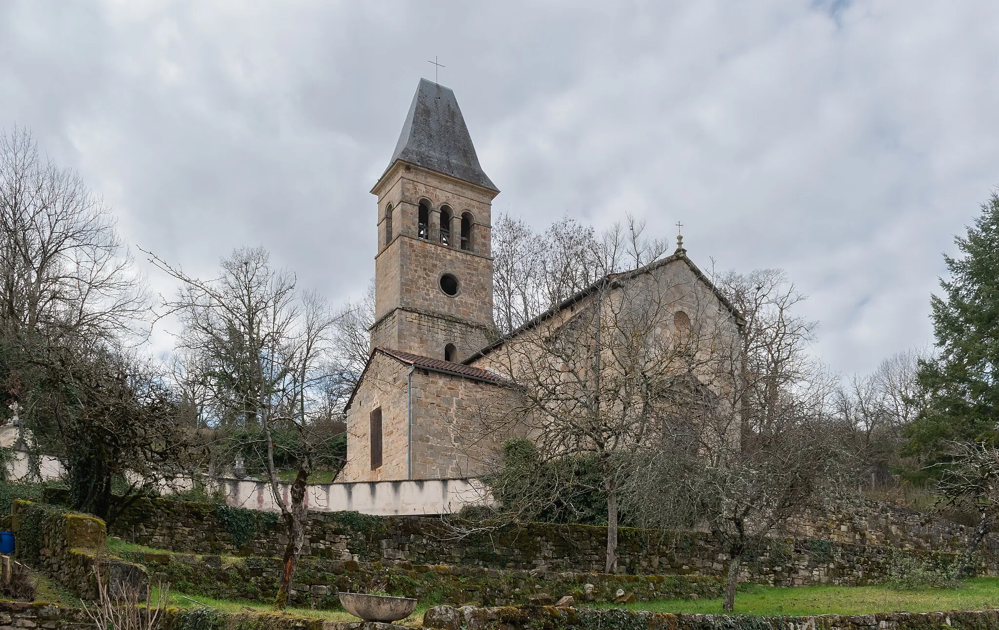 Photo showing: Saint Lawrence church in Issepts, Lot, France