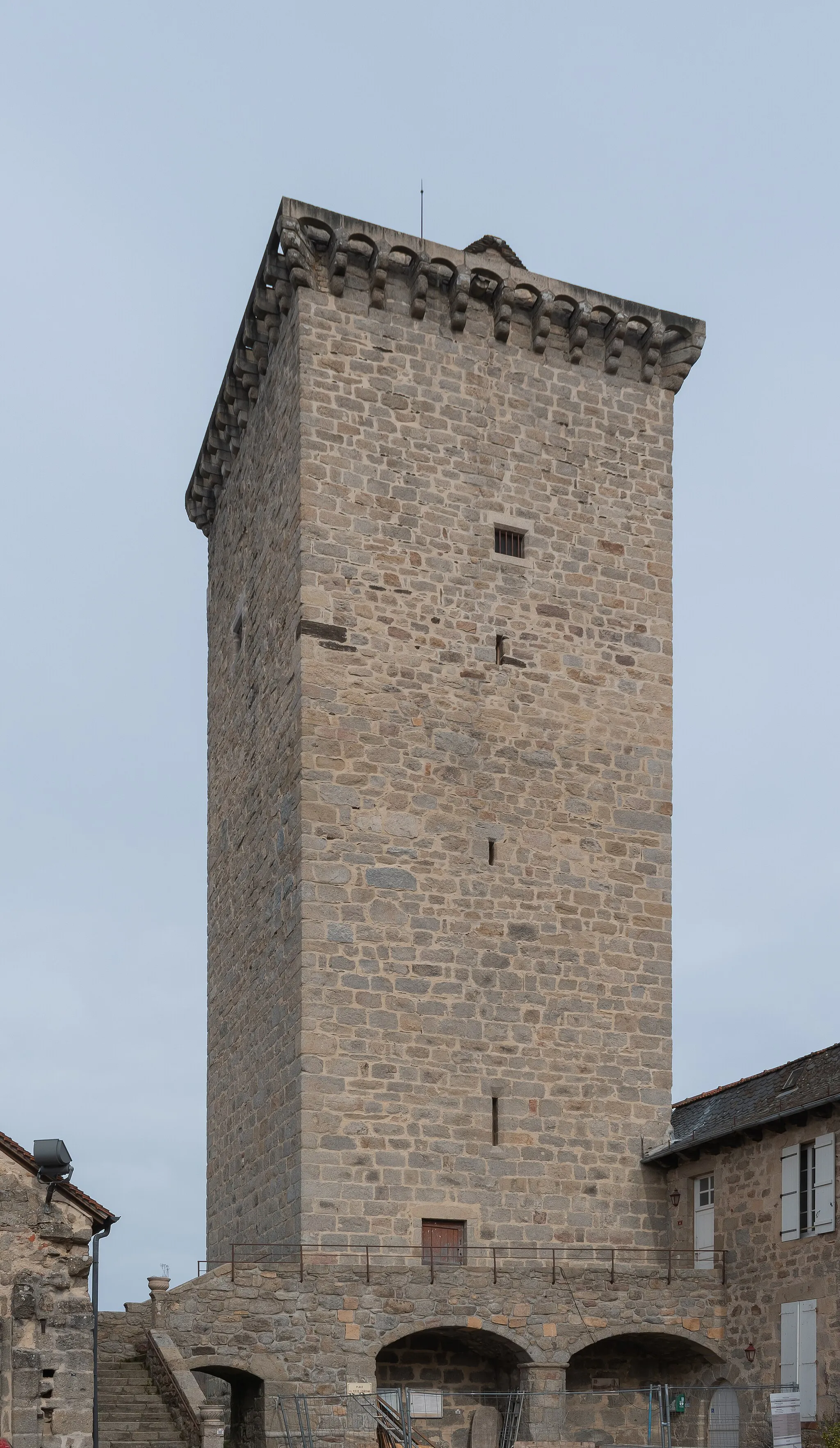 Photo showing: Tower ruins in Teyssieu, Lot, France