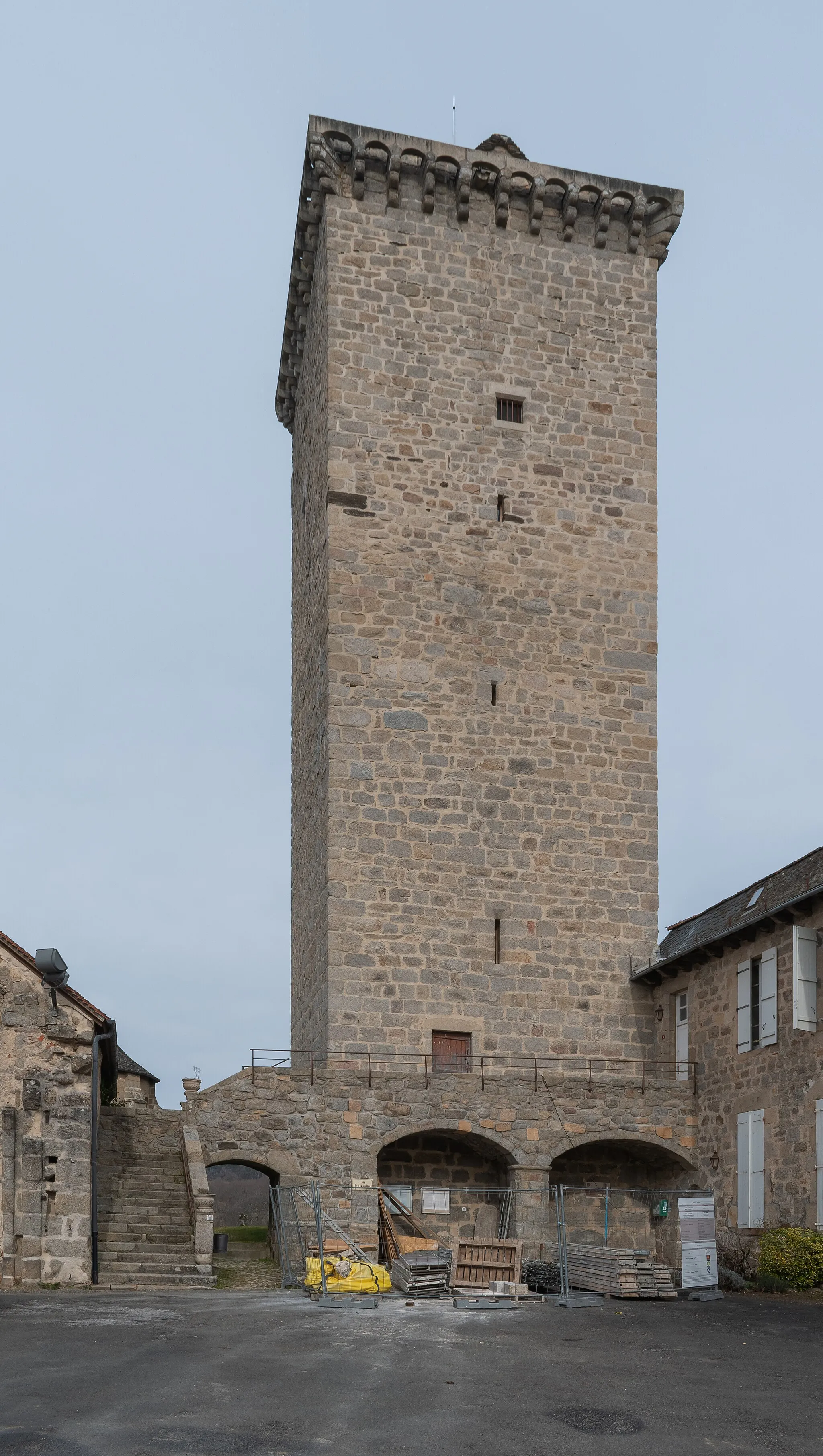 Photo showing: Tower ruins in Teyssieu, Lot, France