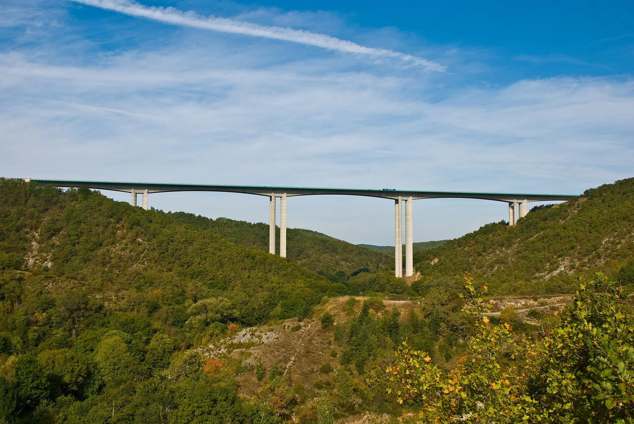 Photo showing: Le viaduc de la Rauze sur l'autoroute A20 dans le département du Lot en France