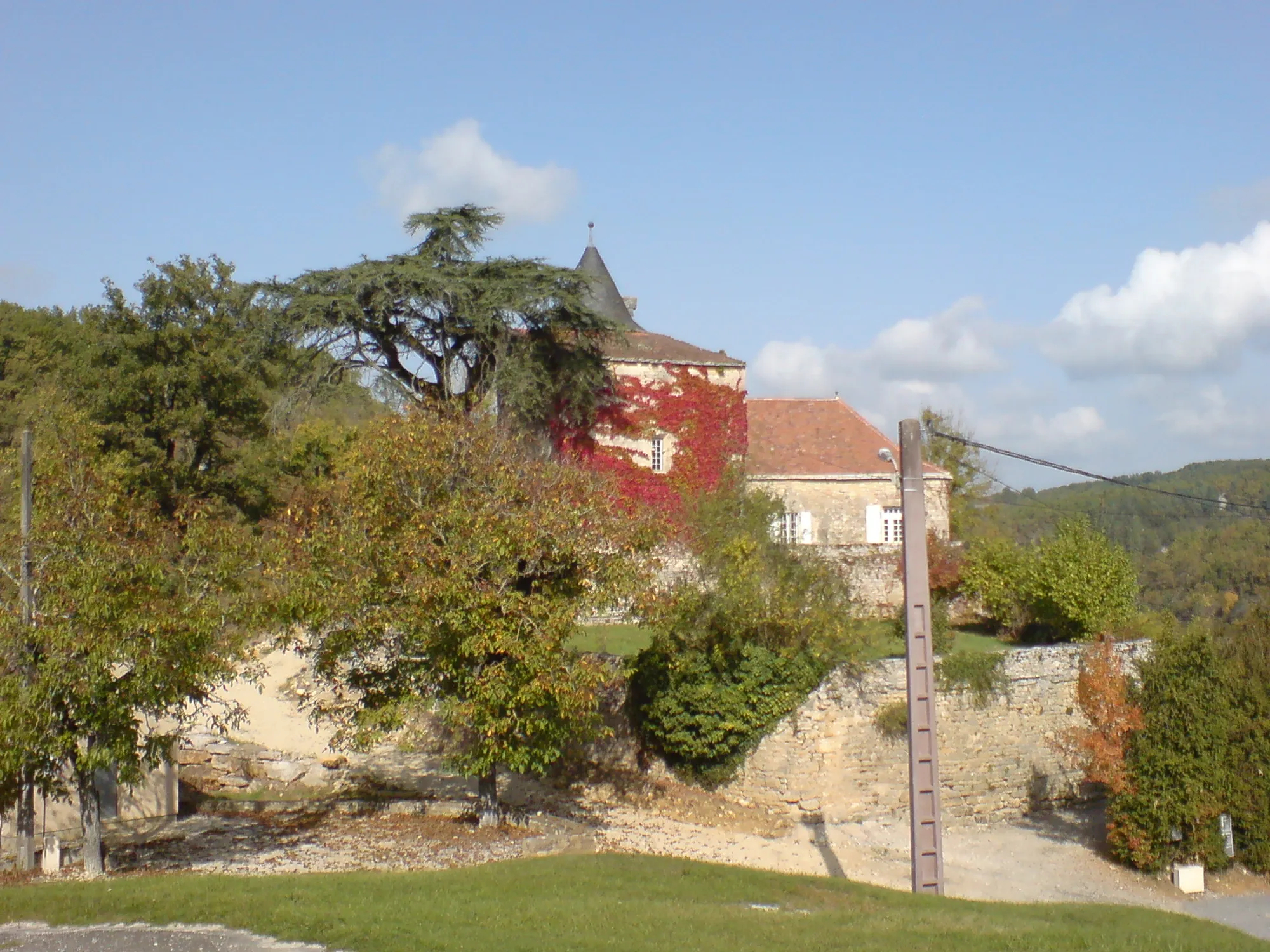 Photo showing: Castel of Peyrilles.