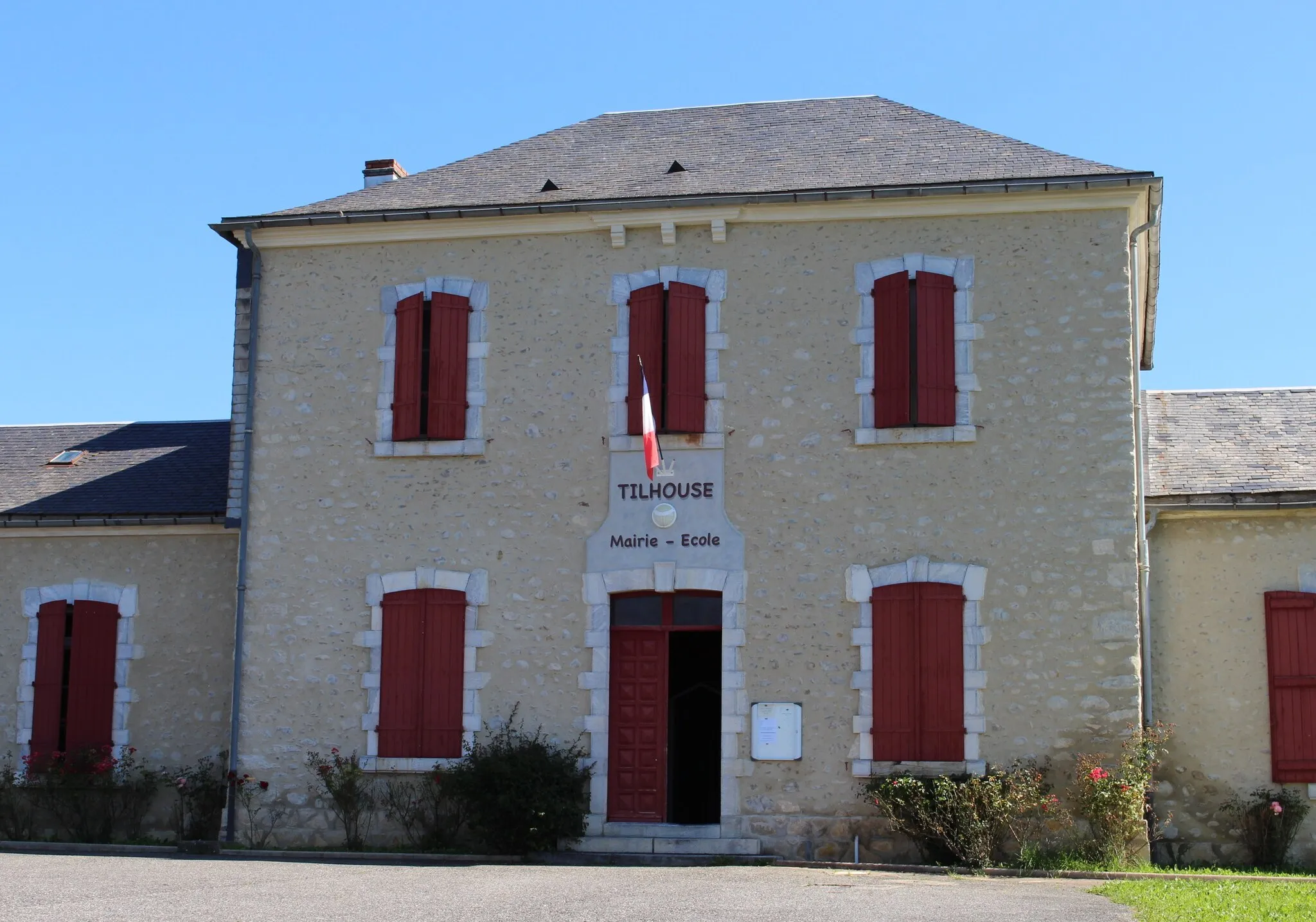 Photo showing: Mairie de Tilhouse (Hautes-Pyrénées)