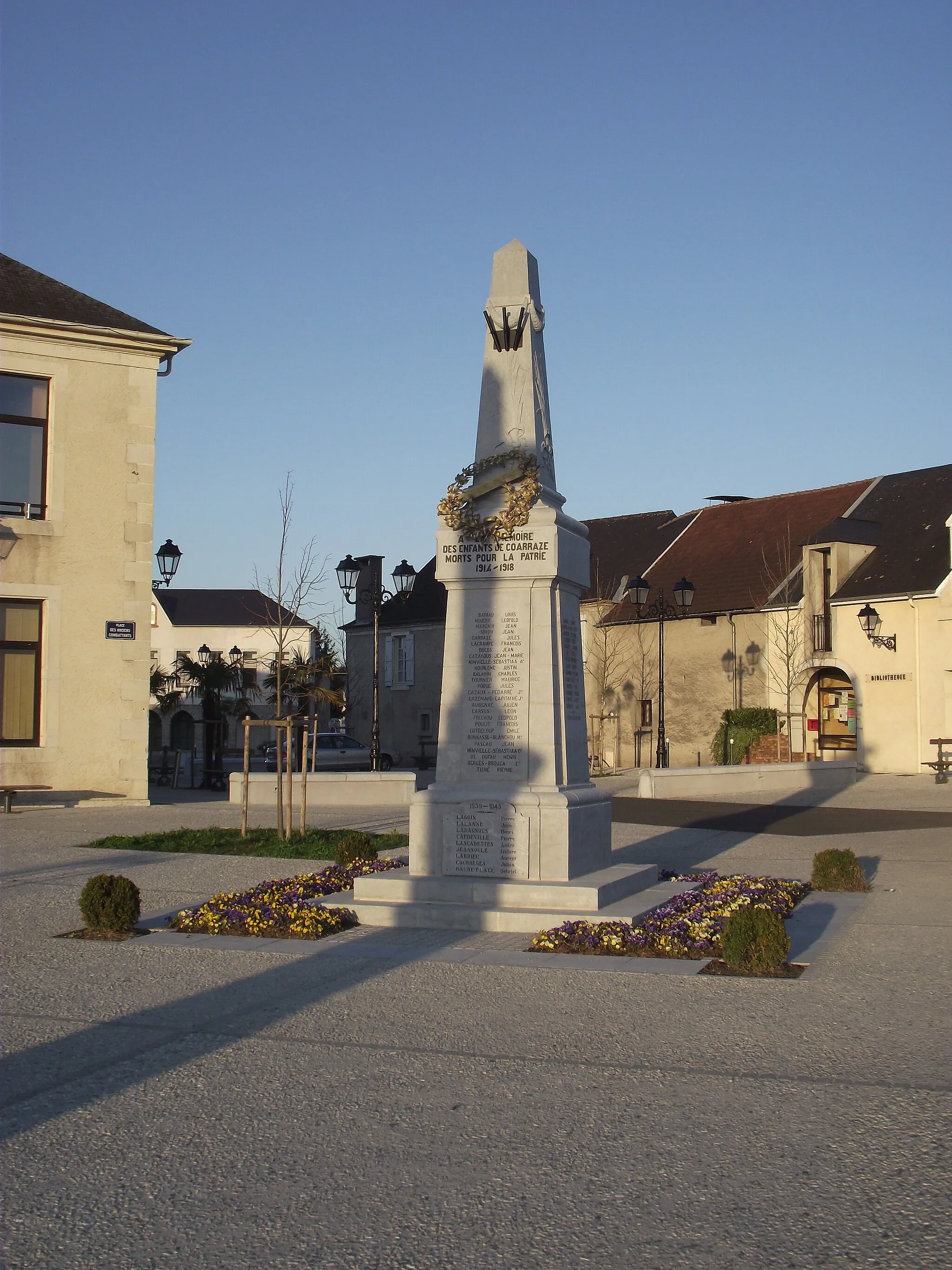 Photo showing: Monument aux morts de Coarraze (Pyrénées-Atlantiques, France)