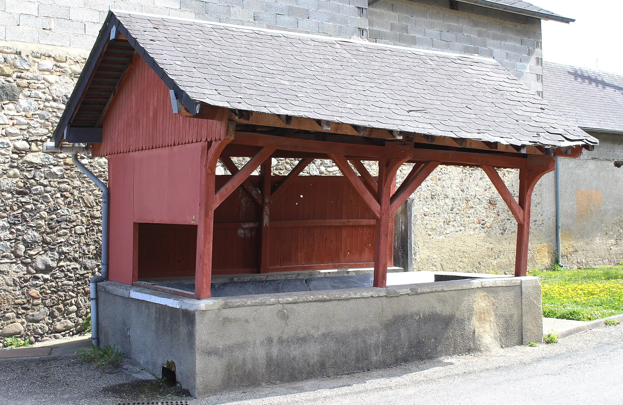 Photo showing: Lavoir de Pouzac (Hautes-Pyrénées)