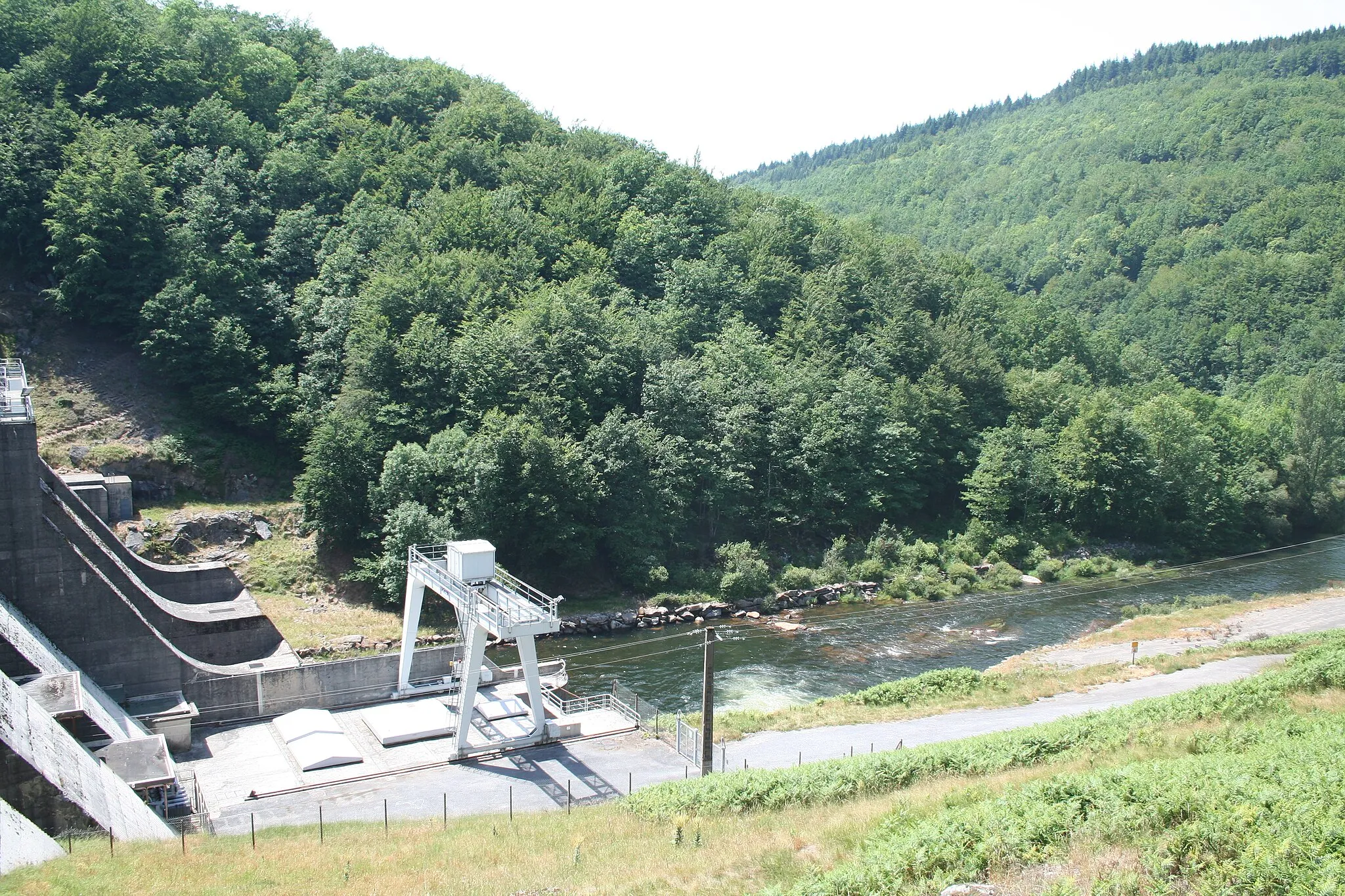 Photo showing: Anglès (Tarn) - barrage de la Raviège sur l'Agout.