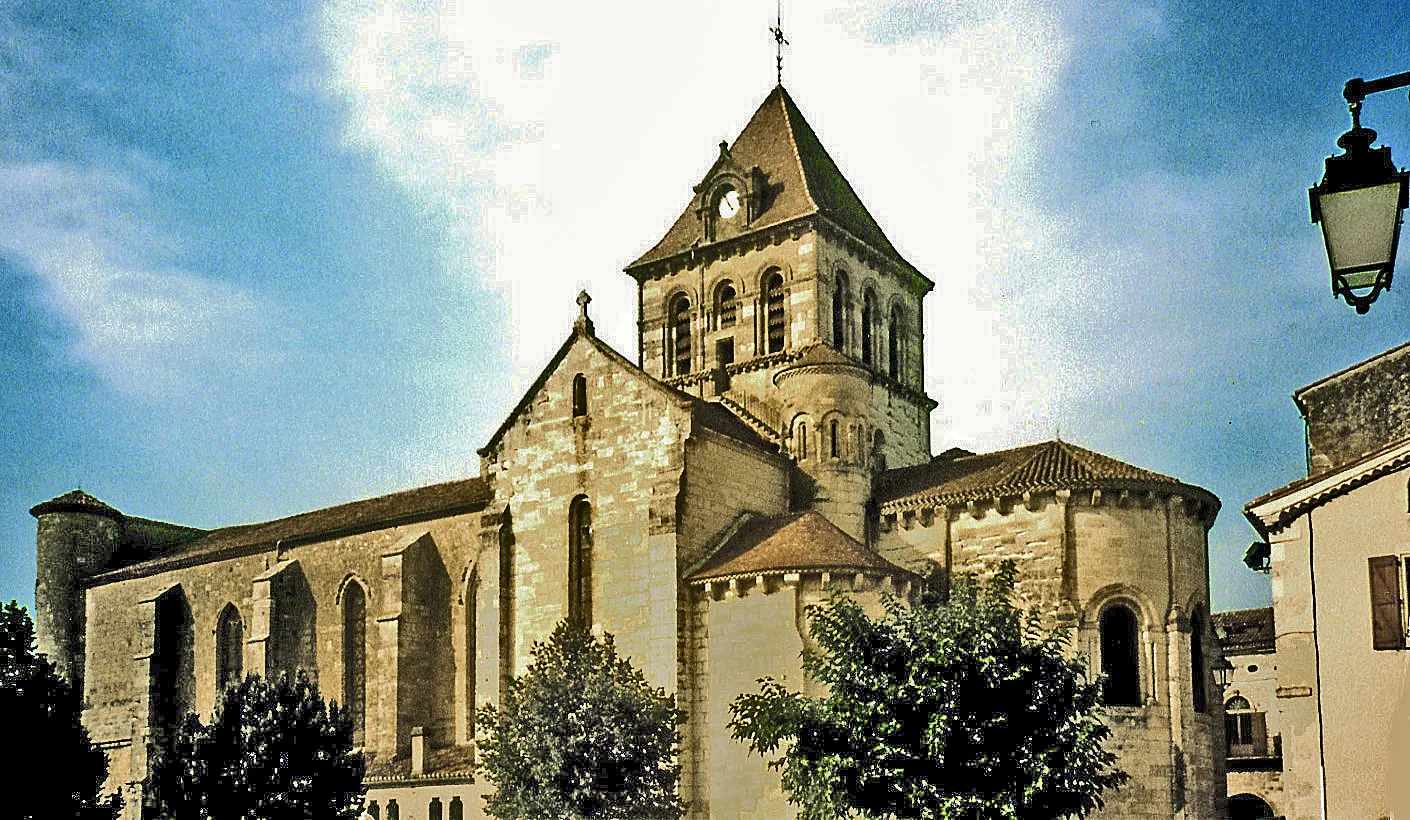 Photo showing: This building is classé au titre des monuments historiques de la France. It is indexed in the base Mérimée, a database of architectural heritage maintained by the French Ministry of Culture, under the reference PA00084169 .