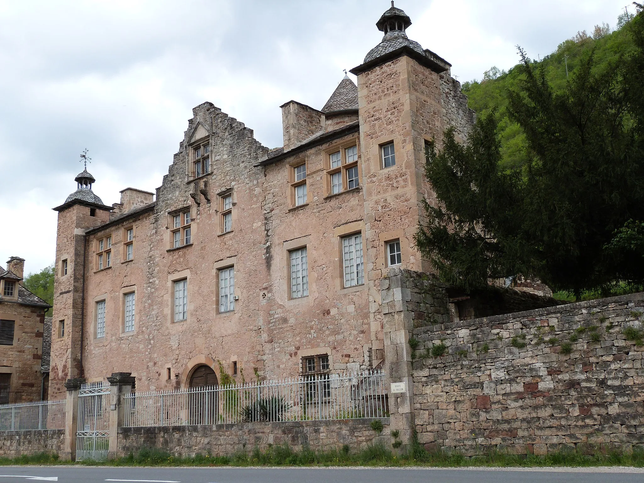 Photo showing: Château de Cougousse