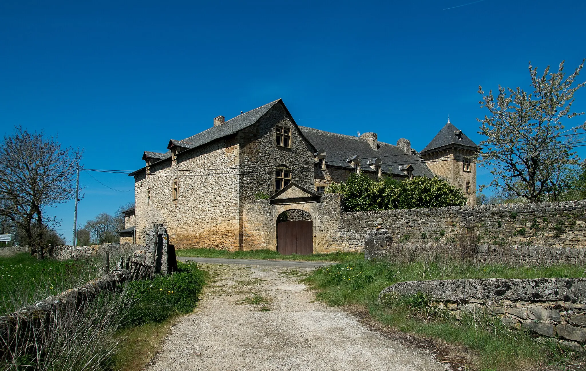 Photo showing: This building is inscrit au titre des monuments historiques de la France. It is indexed in the base Mérimée, a database of architectural heritage maintained by the French Ministry of Culture, under the reference PA00094173 .