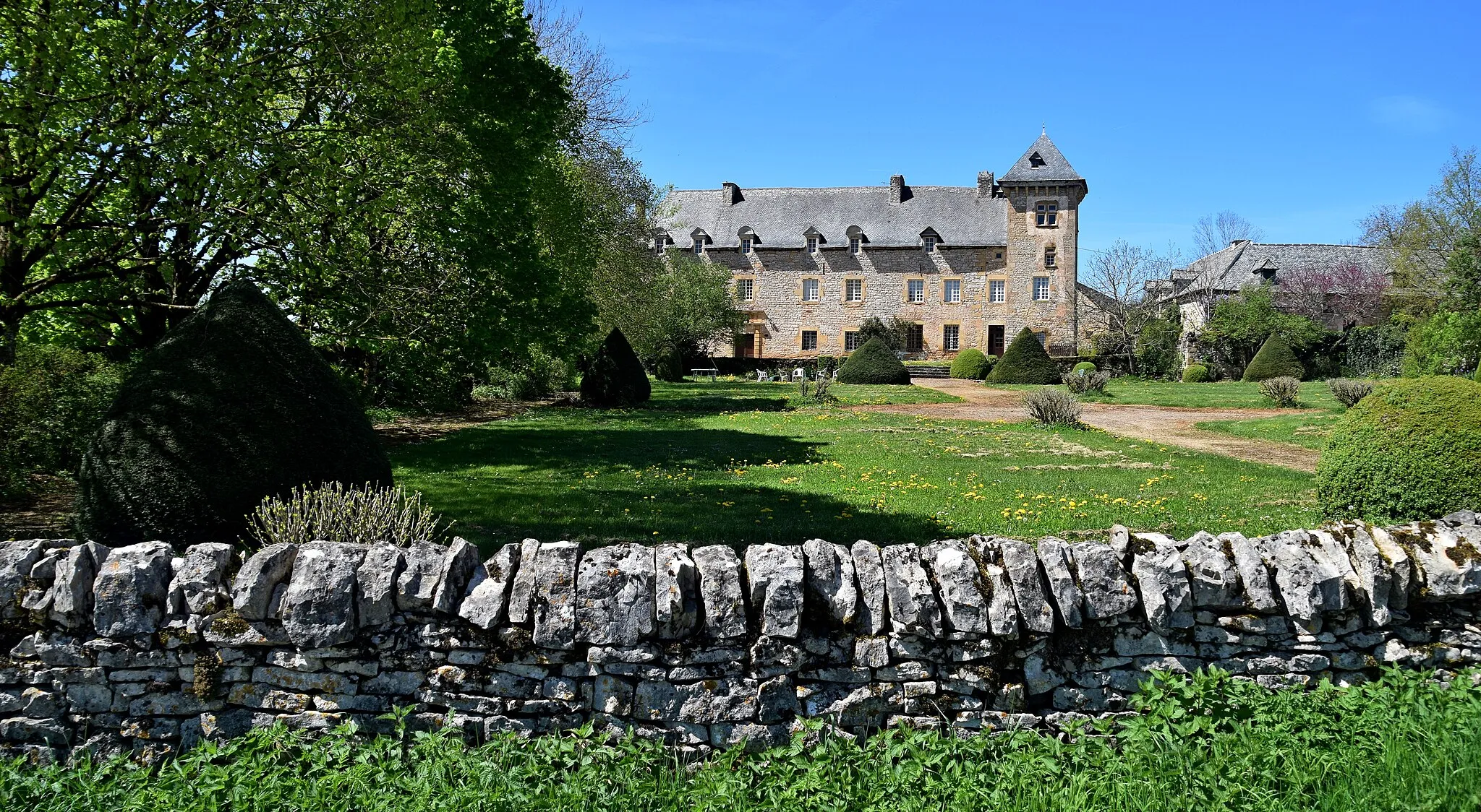 Photo showing: This building is inscrit au titre des monuments historiques de la France. It is indexed in the base Mérimée, a database of architectural heritage maintained by the French Ministry of Culture, under the reference PA00094173 .