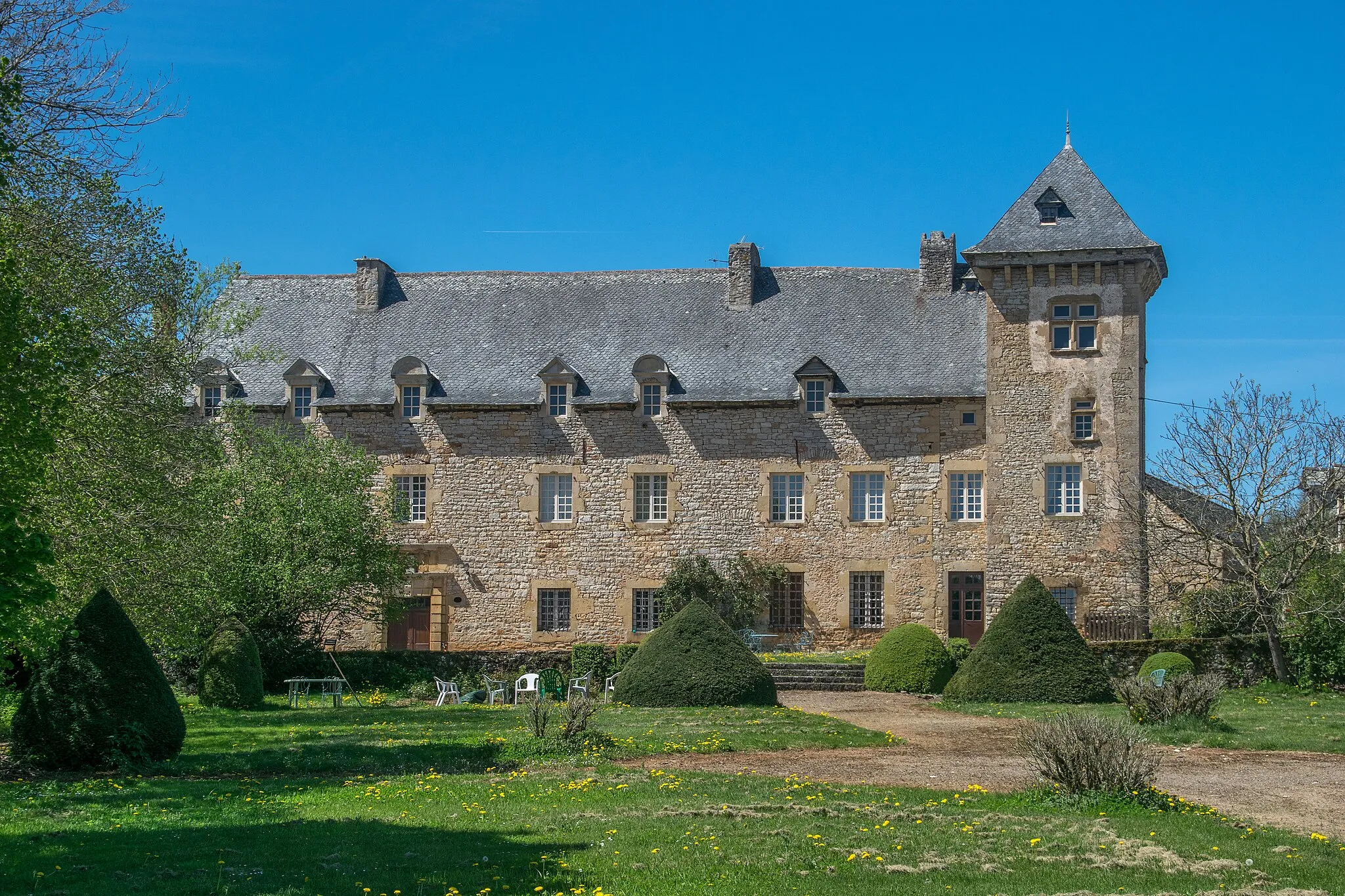 Photo showing: This building is inscrit au titre des monuments historiques de la France. It is indexed in the base Mérimée, a database of architectural heritage maintained by the French Ministry of Culture, under the reference PA00094173 .