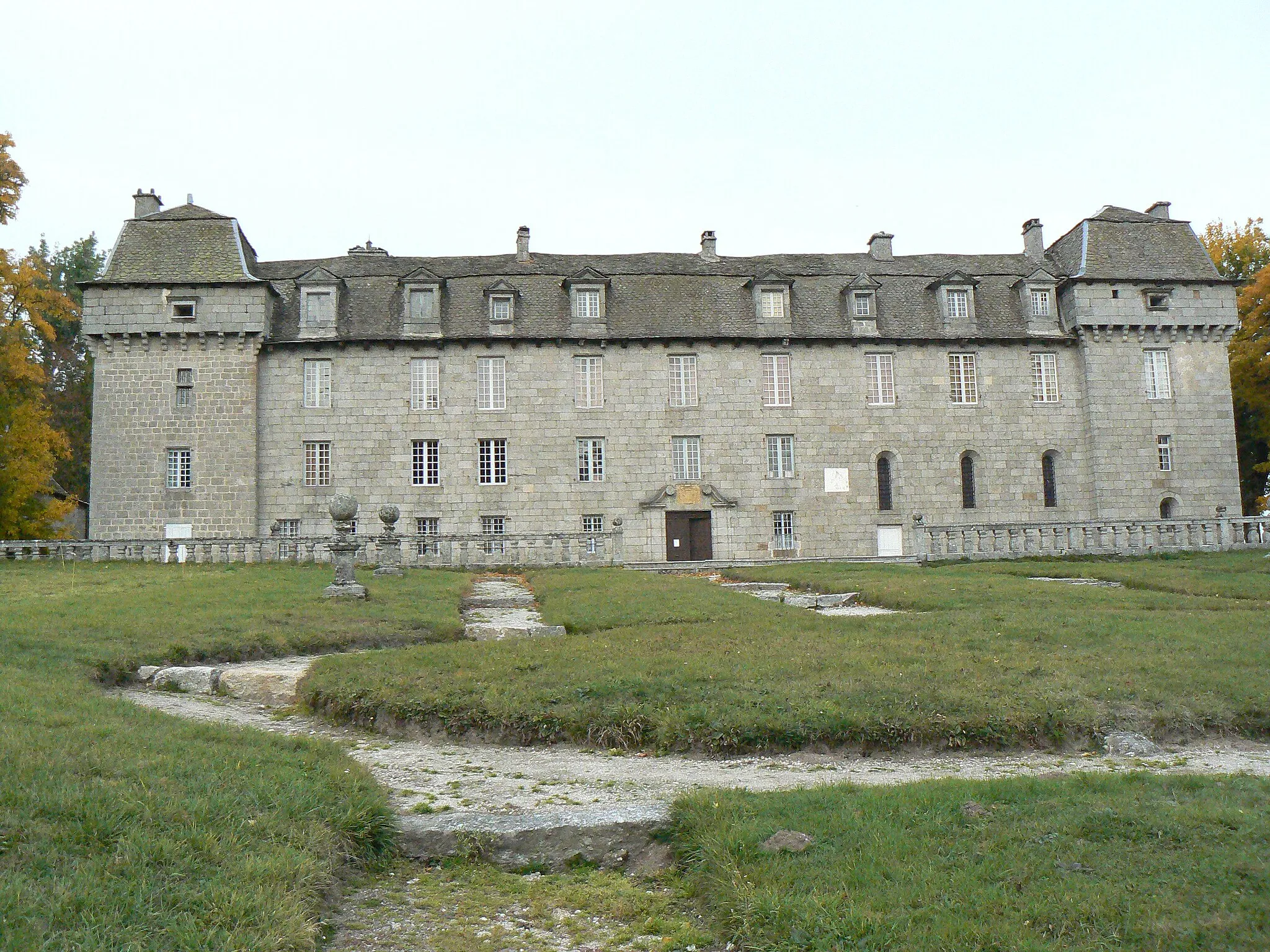 Photo showing: Château de la Baume sur la commune de Prinsuéjols en Lozère (France)