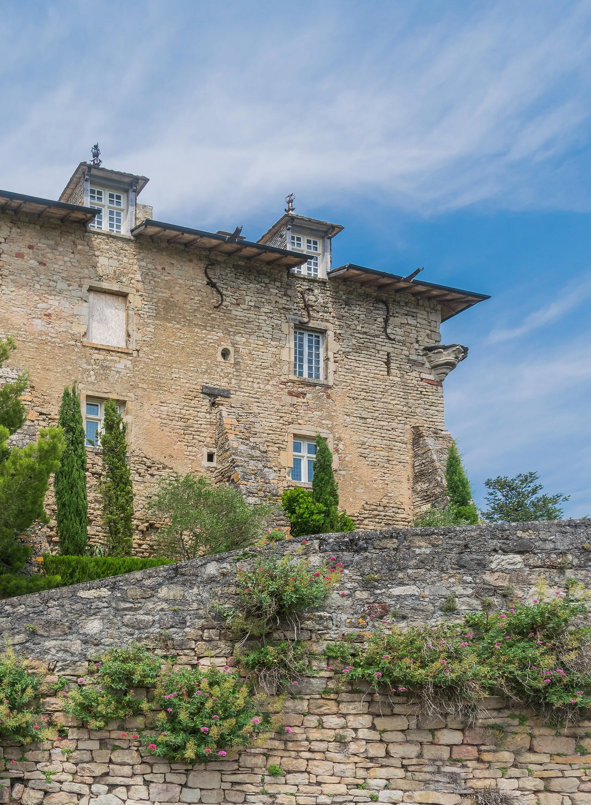 Photo showing: This building is inscrit au titre des monuments historiques de la France. It is indexed in the base Mérimée, a database of architectural heritage maintained by the French Ministry of Culture, under the reference PA00093996 .