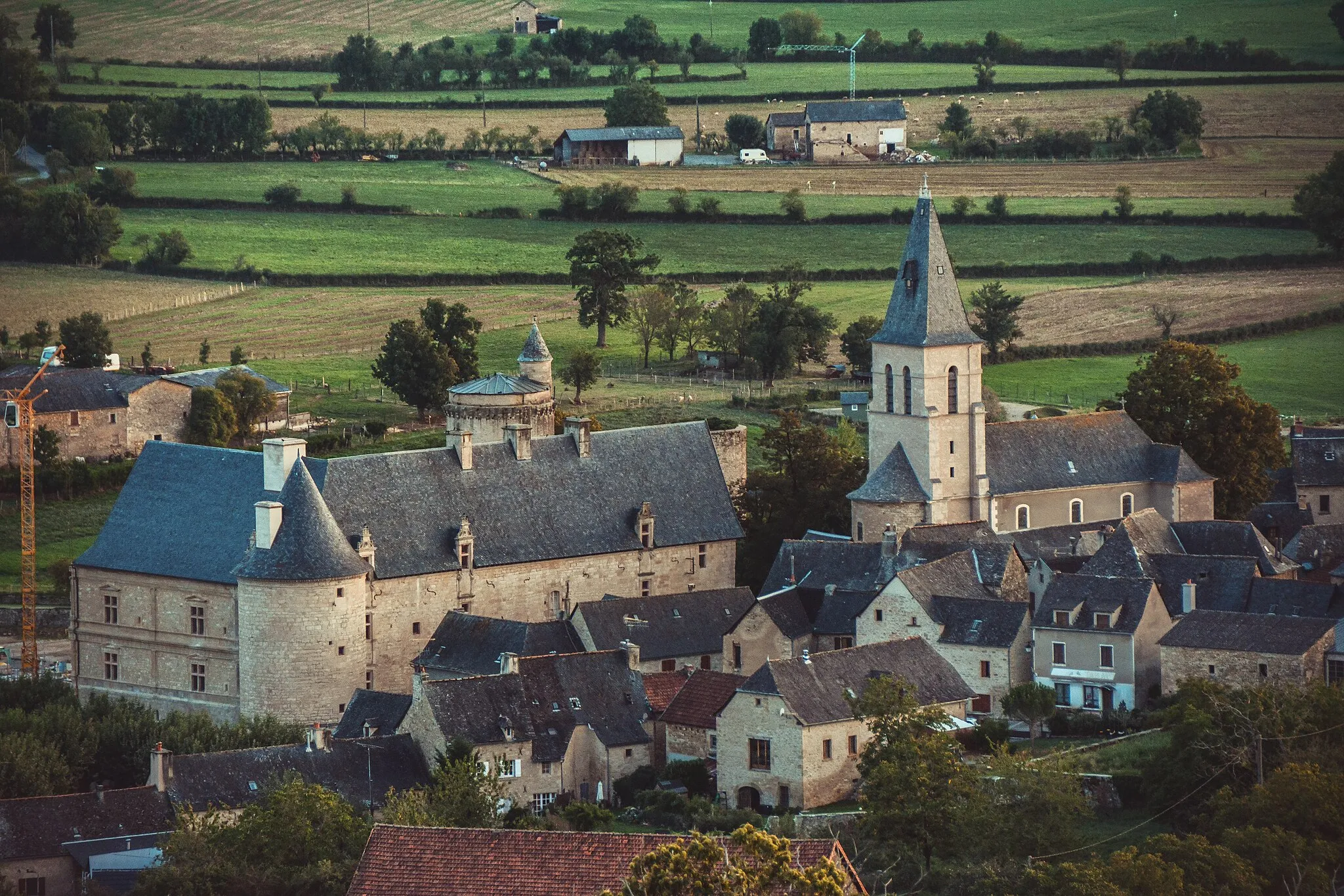 Photo showing: Église de Bournazel (Aveyron, France).