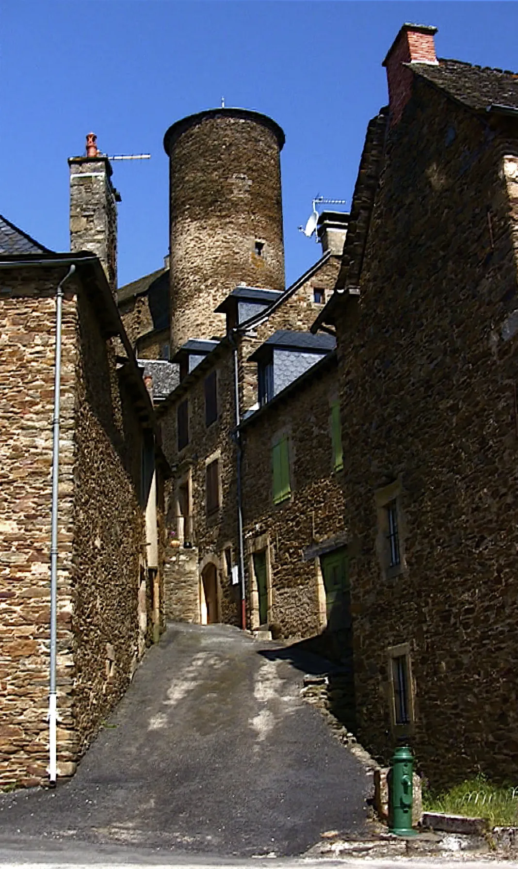 Photo showing: Pomayrols,  la Calatade. (la Galatada en occitan). Désigne une voie pavée avec des galets.